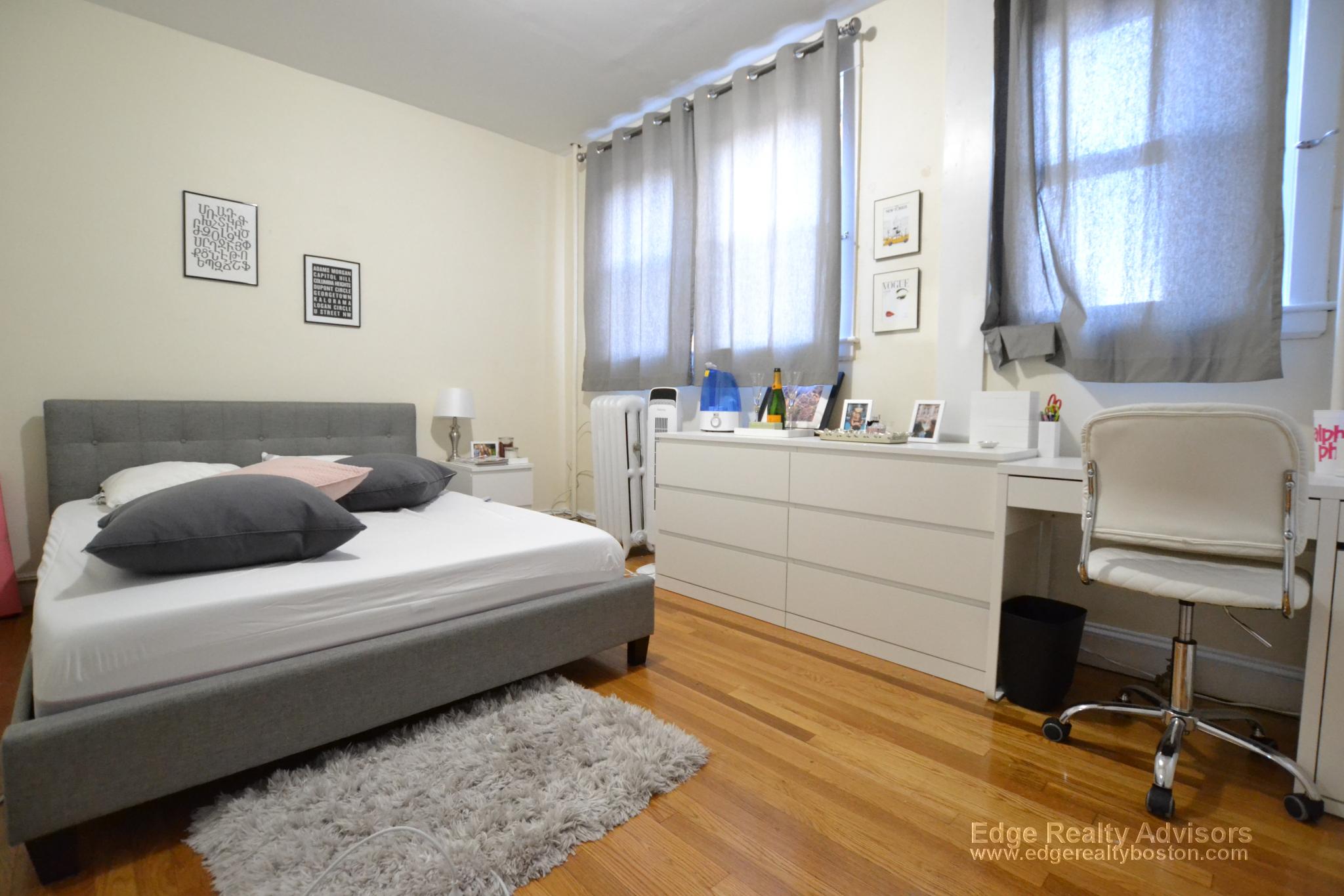 6 bed, 2 bath apartment for rent at 322 Saint Paul St Unit 3, Brookline — photo 8 of 12