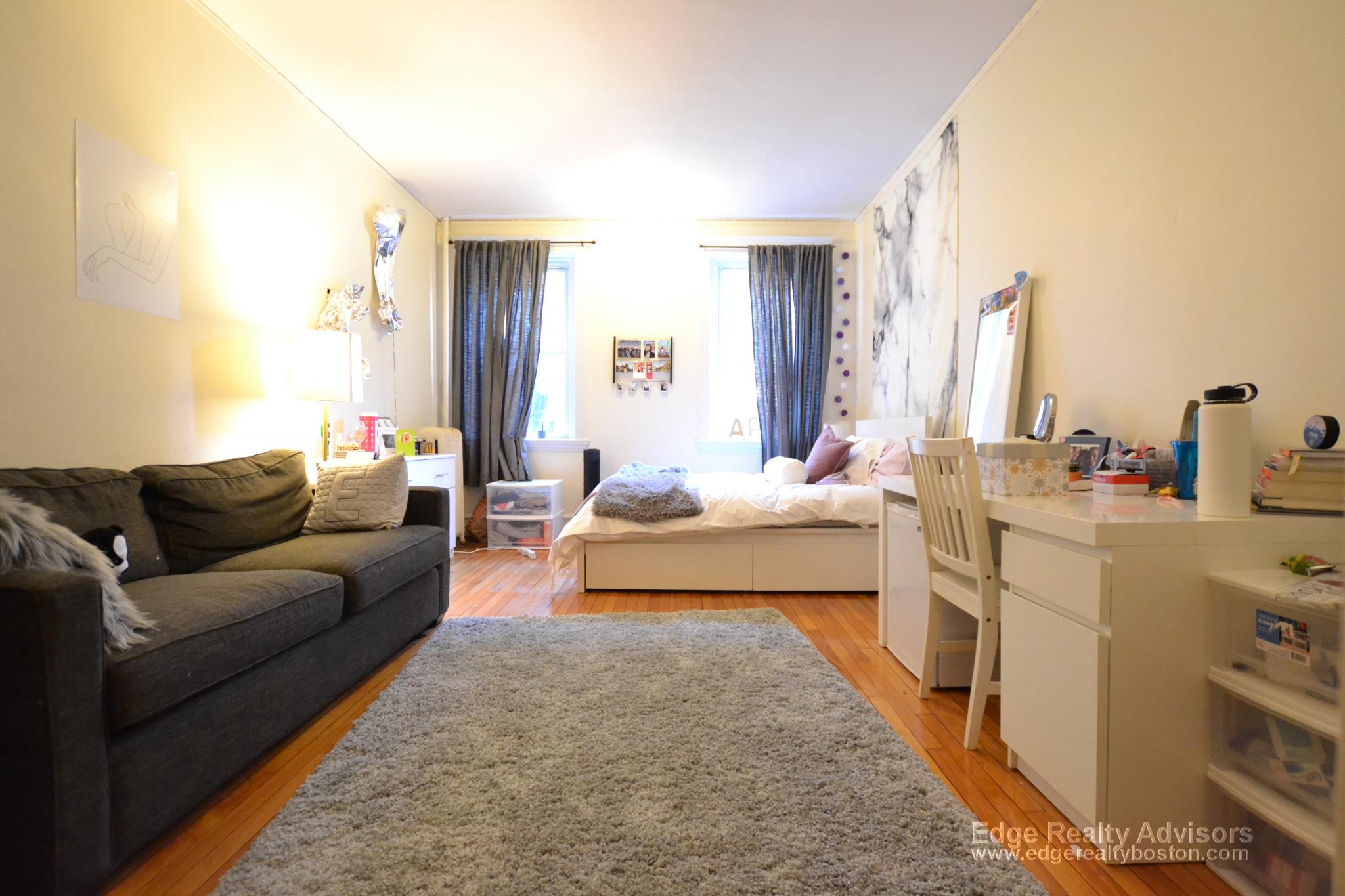 6 bed, 2 bath apartment for rent at 322 Saint Paul St Unit 3, Brookline — photo 10 of 12
