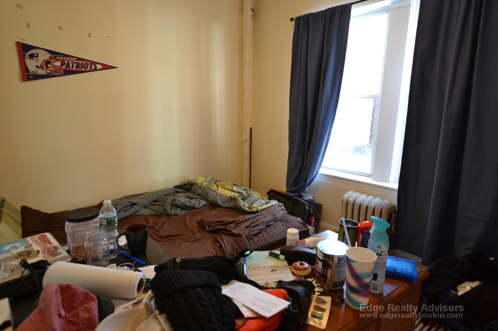 324 Saint Paul St, Washington Square