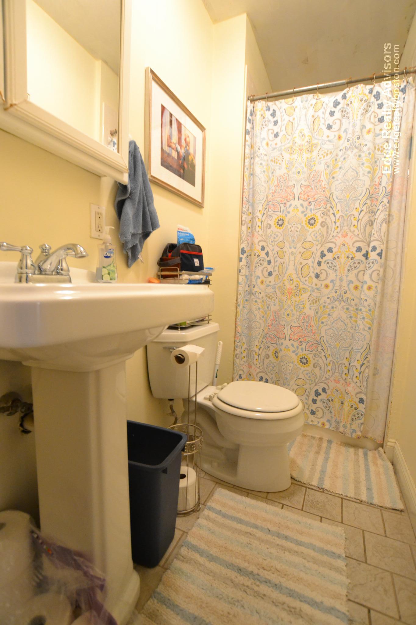 4 bed, 2 bath apartment for rent at 50 Hobson St Unit 1ST FLOOR, Brighton — photo 7 of 8