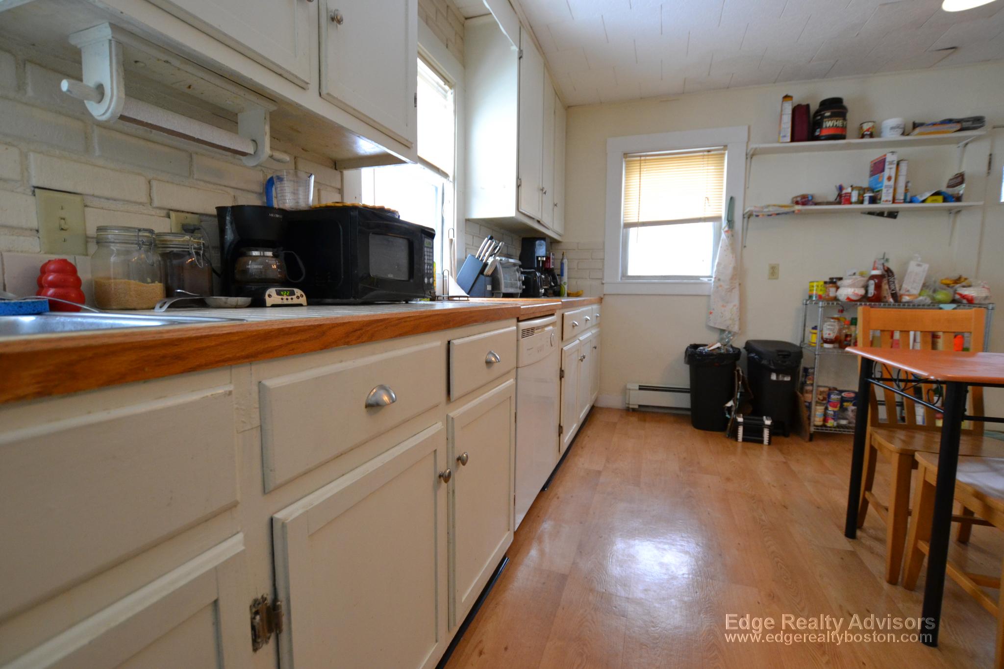4 bed, 2 bath apartment for rent at 50 Hobson St Unit 1ST FLOOR, Brighton
