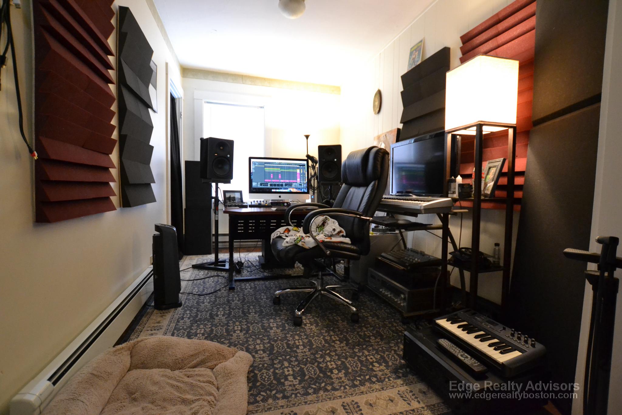 4 bed, 2 bath apartment for rent at 50 Hobson St Unit 1ST FLOOR, Brighton — photo 8 of 8