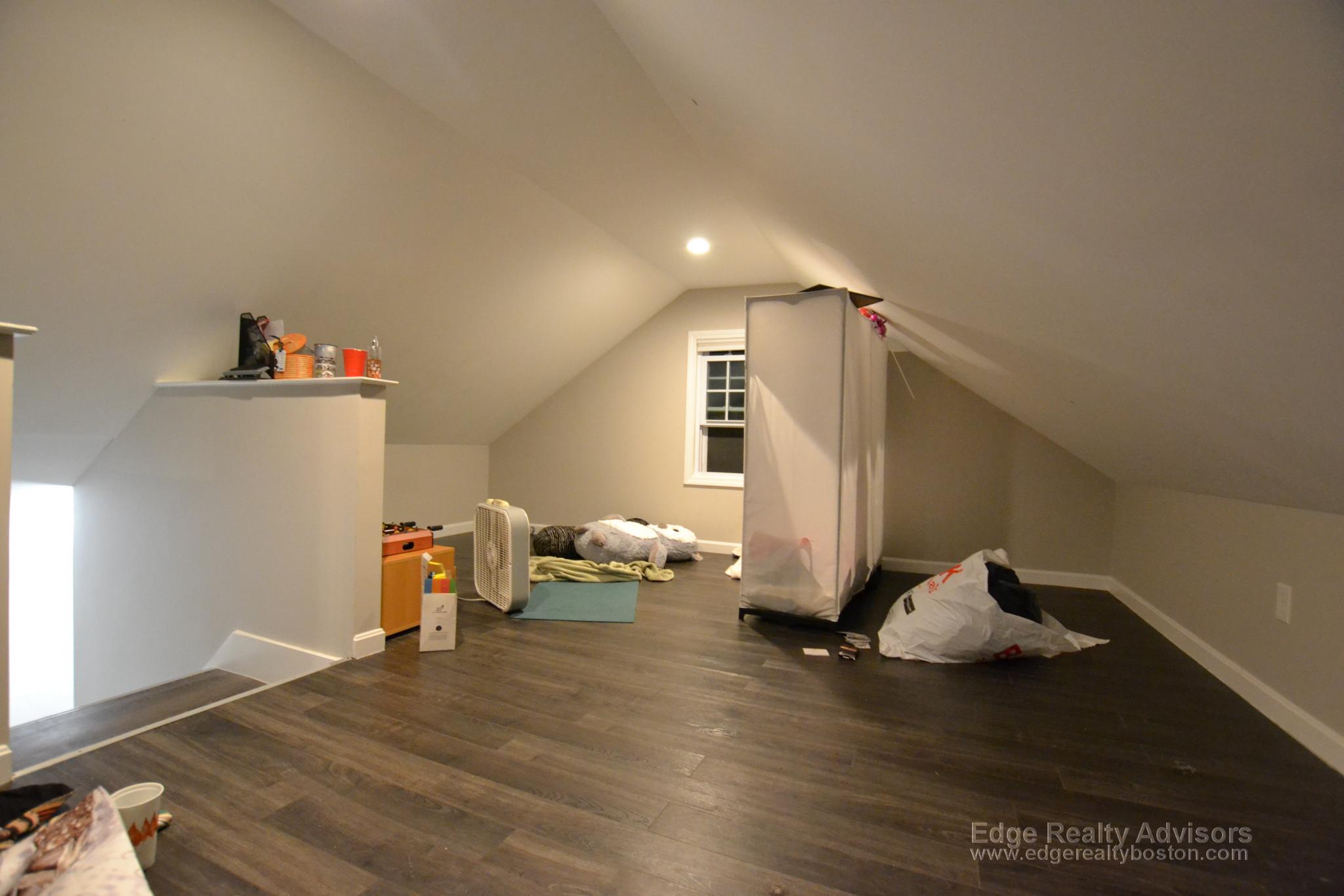 4 bed, 2 bath apartment for rent at 38 Kenrick Unit 2, Brighton — photo 15 of 16