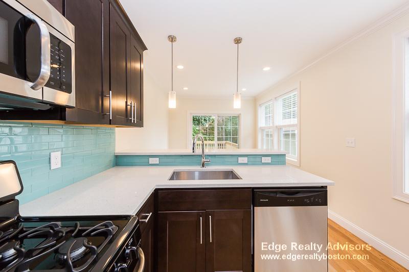 4 bed, 3.5 bath apartment for rent at 221 Arlington St Unit 2, Medford — photo 3 of 14