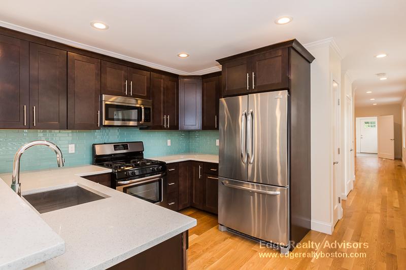 4 bed, 3.5 bath apartment for rent at 221 Arlington St Unit 2, Medford — photo 4 of 14