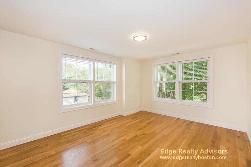 4 bed, 3.5 bath apartment for rent at 221 Arlington St Unit 2, Medford — photo 9 of 14