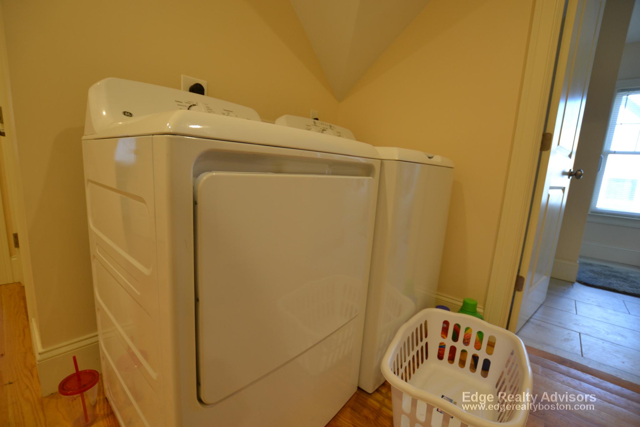 4 bed, 2 bath apartment for rent at 12 Higgins St Unit 2, Allston — photo 7 of 9