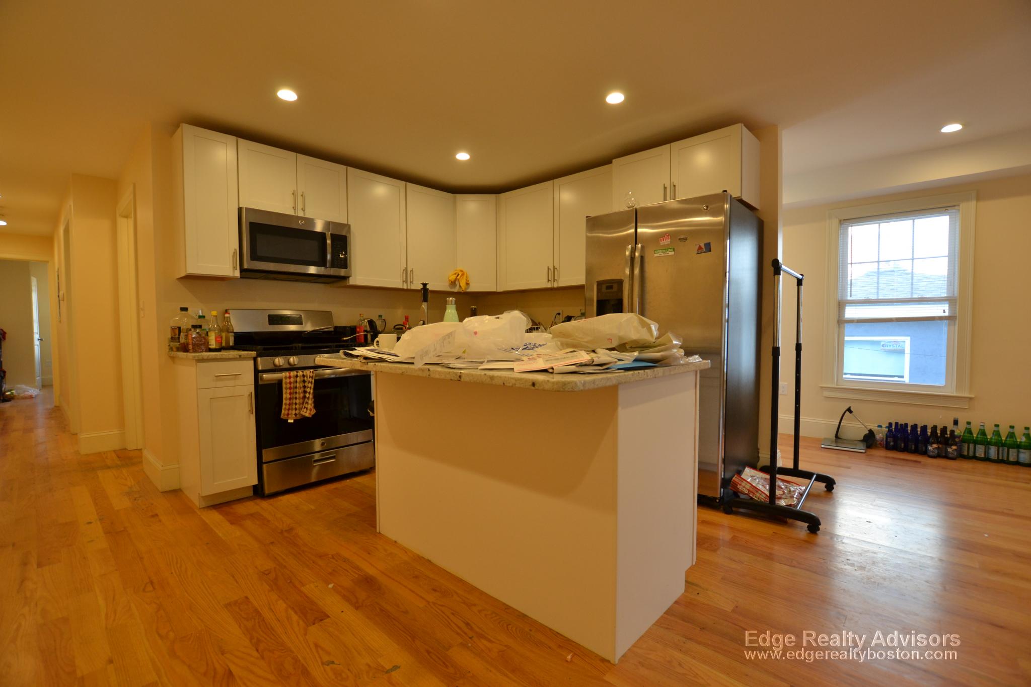 4 bed, 2 bath apartment for rent at 12 Higgins St Unit 2, Allston — photo 2 of 9