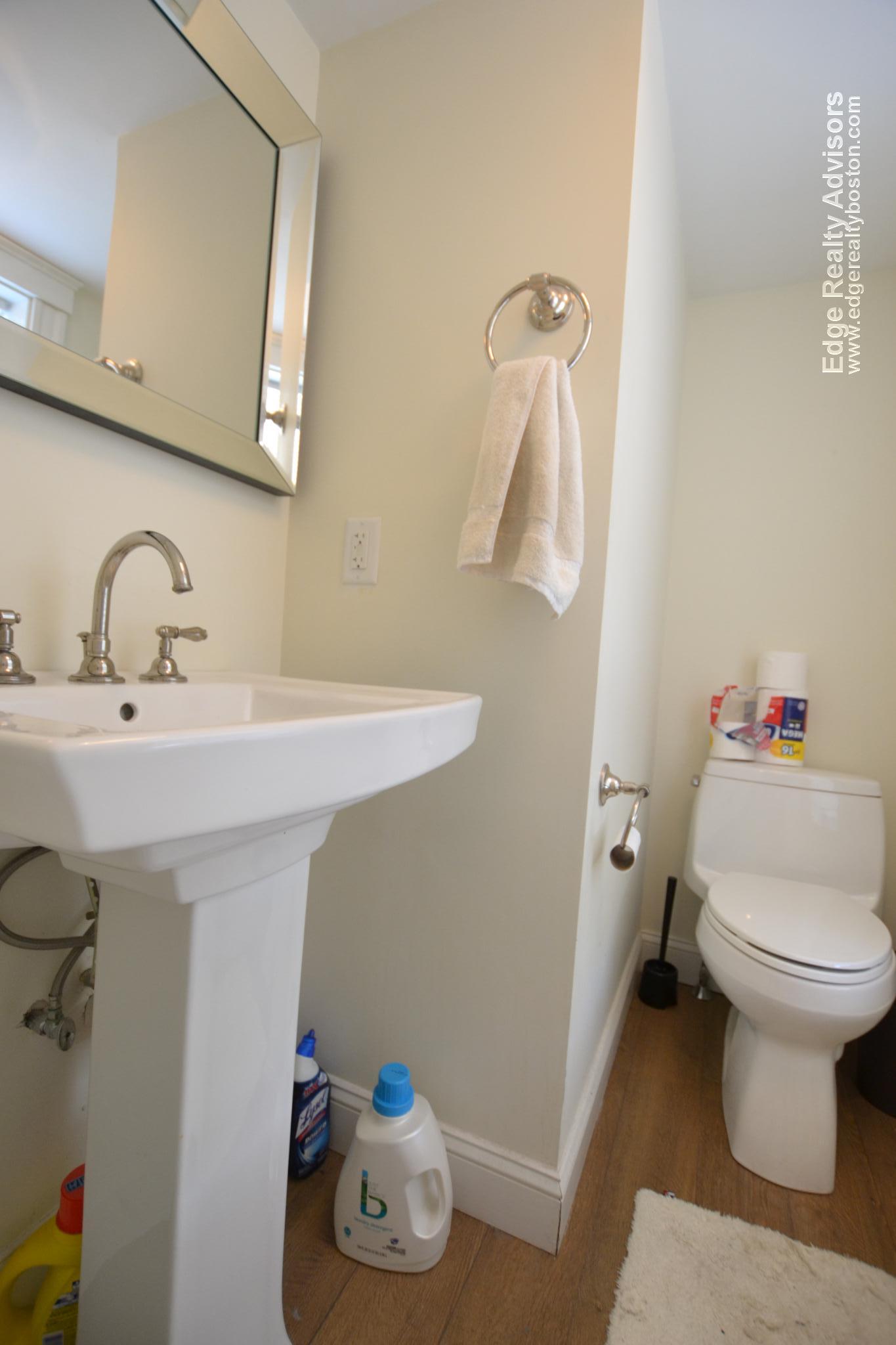 3 bed, 2.5 bath apartment for rent at 5 Norfolk Pl Unit 1, East Cambridge — photo 10 of 12