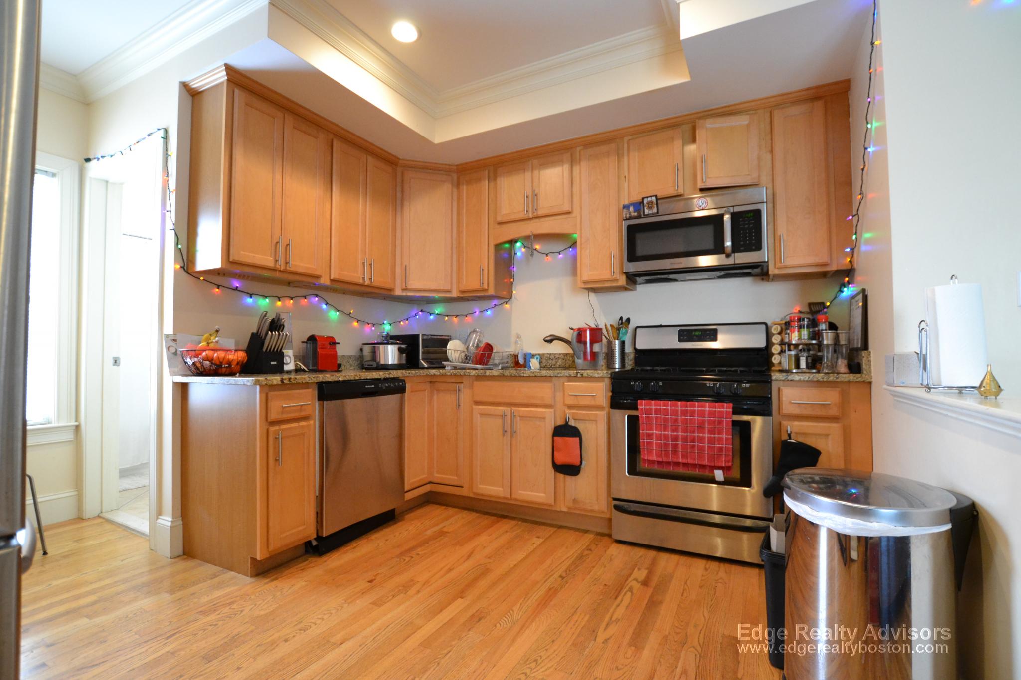 4 bed, 2 bath apartment for rent at 21 Lothrop St Unit 2, Brighton — photo 1 of 11