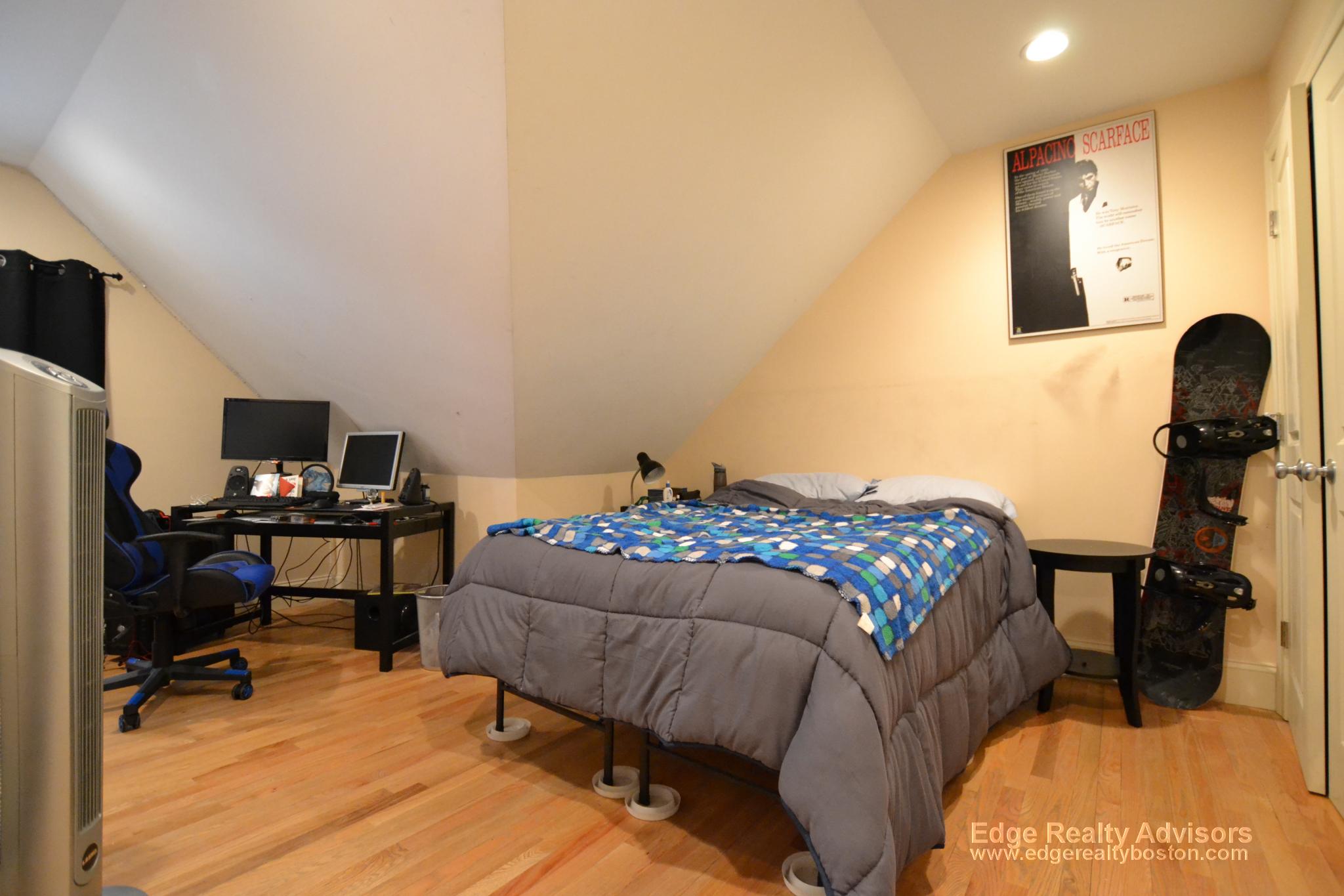 4 bed, 2 bath apartment for rent at 21 Lothrop St Unit 2, Brighton — photo 2 of 11