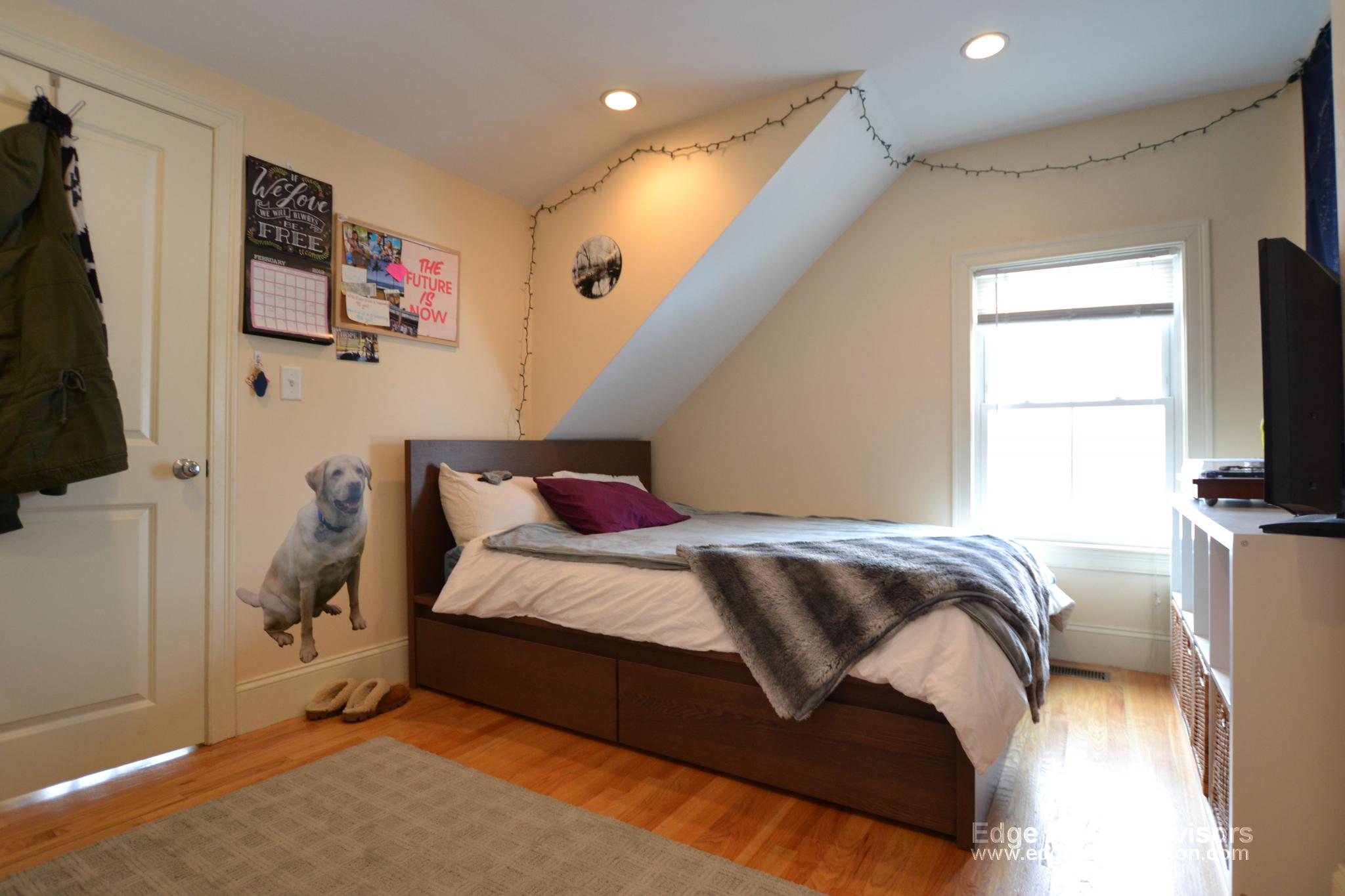 4 bed, 2 bath apartment for rent at 21 Lothrop St Unit 2, Brighton — photo 3 of 11