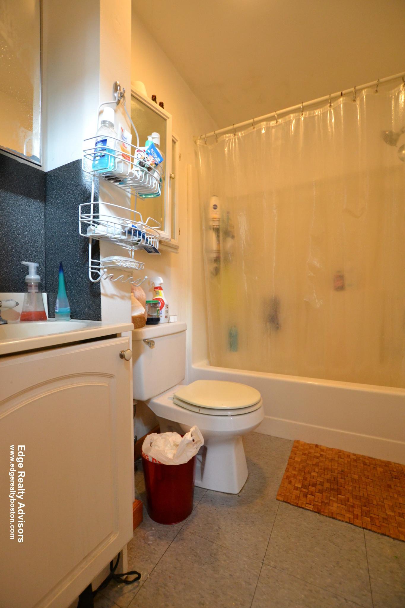 551 Washington St, Brighton