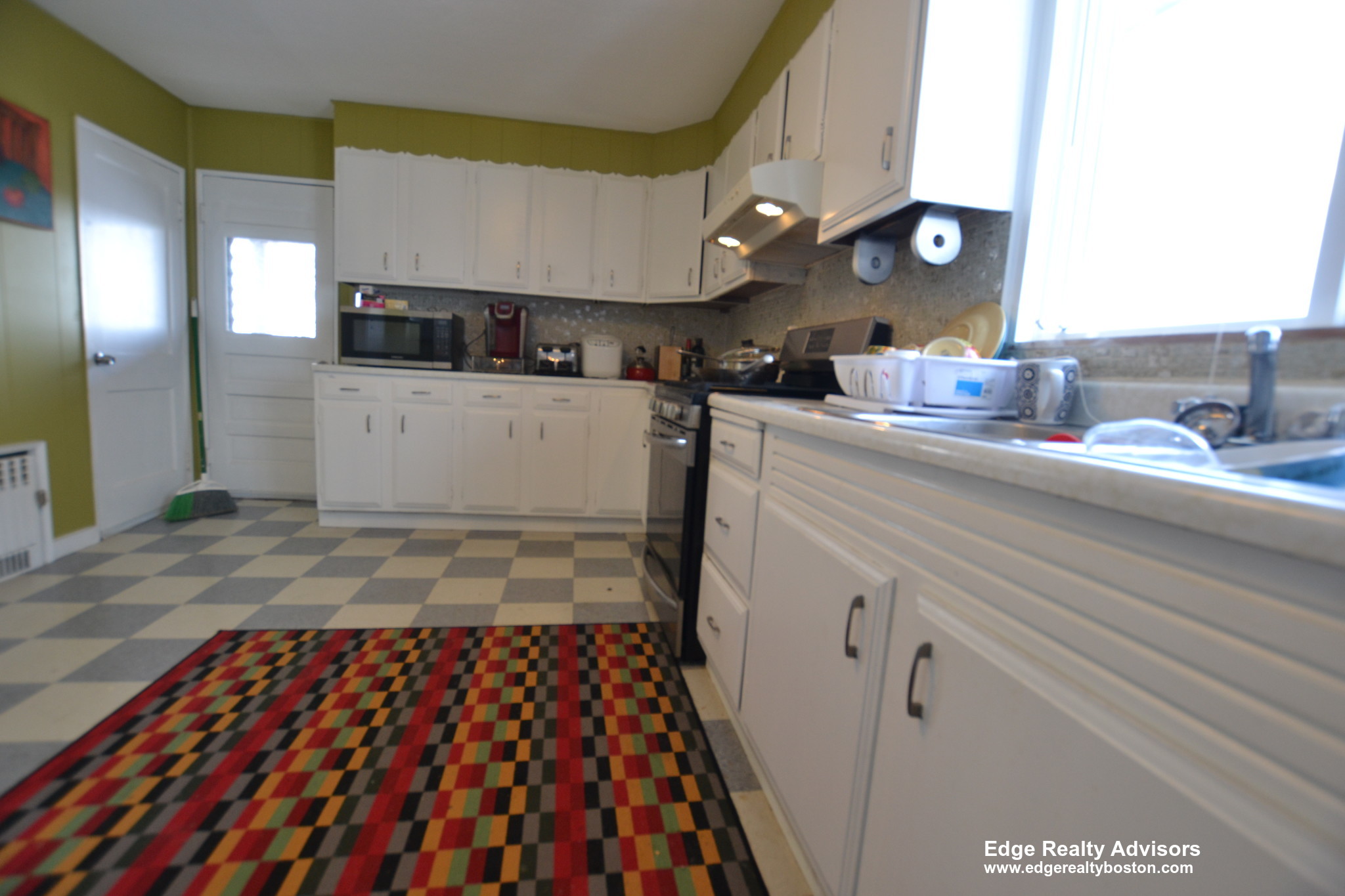 3 bed, 1 bath apartment for rent at 216 Palfrey St Unit 1, Watertown — photo 2 of 12