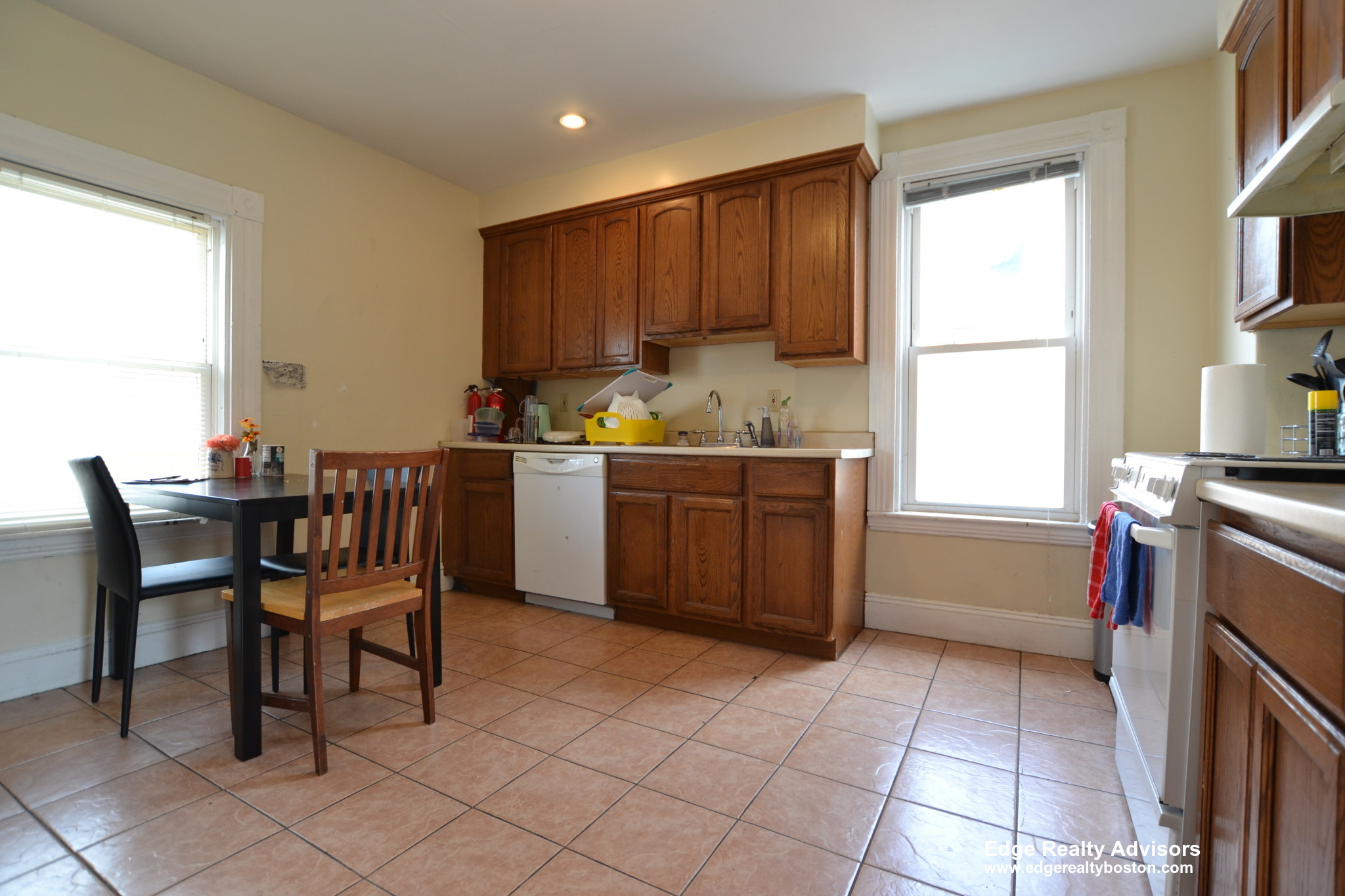 44 Linden St, Allston