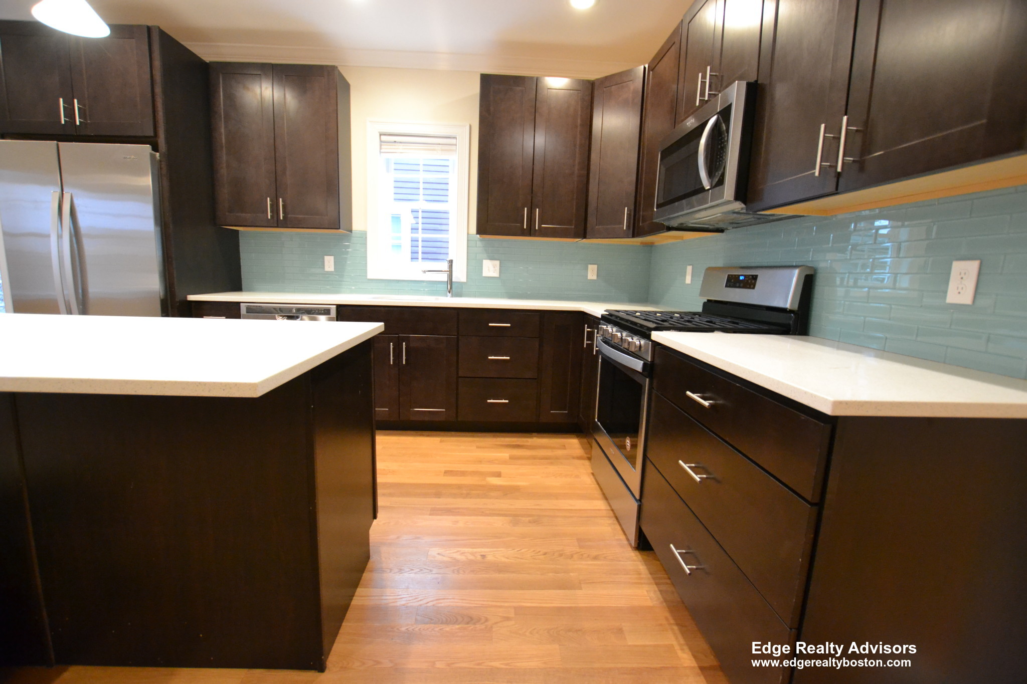4 bed, 4+ bath apartment for rent at 57 Fulton St Unit Right, Medford — photo 2 of 14