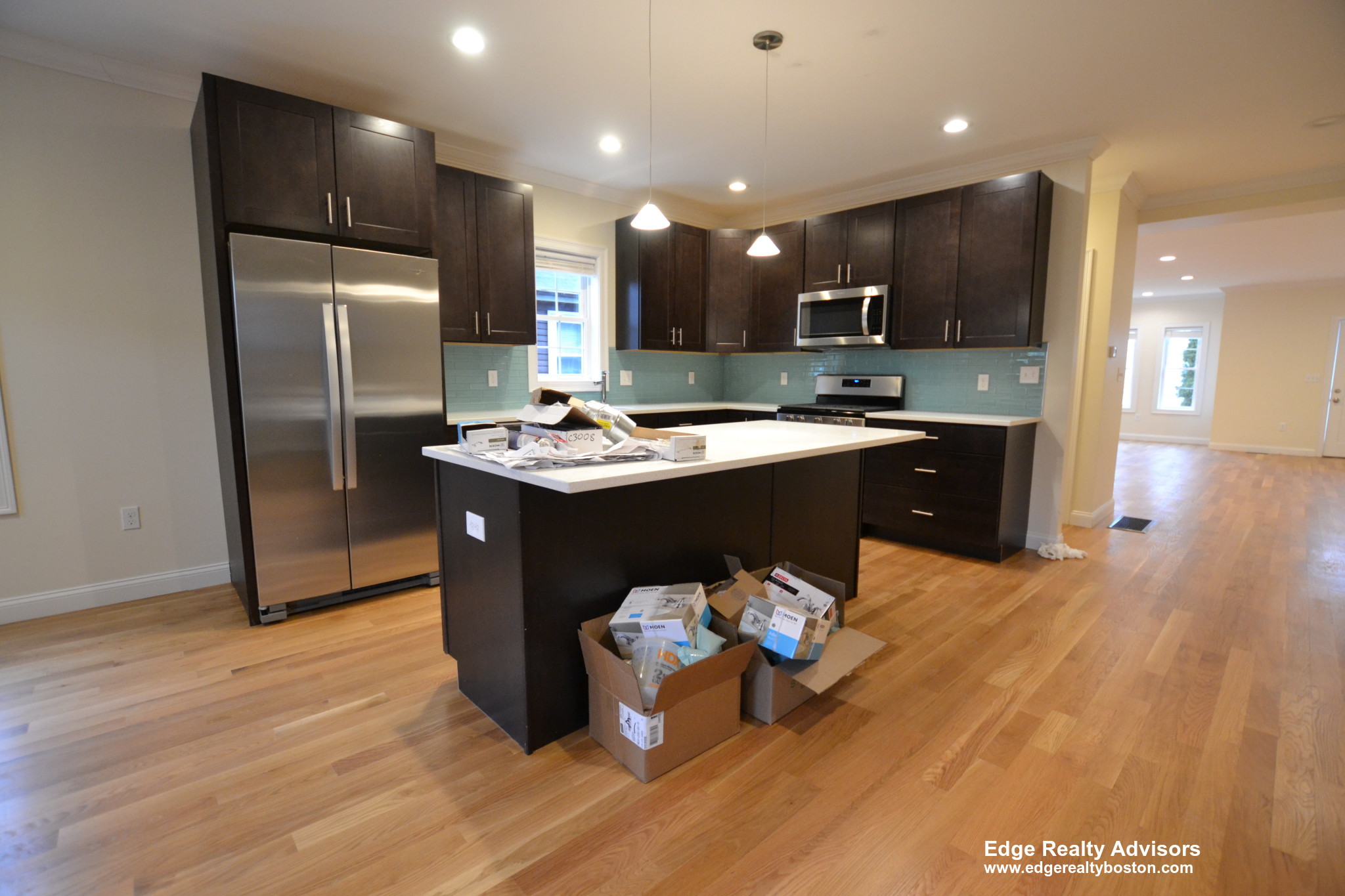 4 bed, 4+ bath apartment for rent at 57 Fulton St Unit Right, Medford — photo 4 of 14