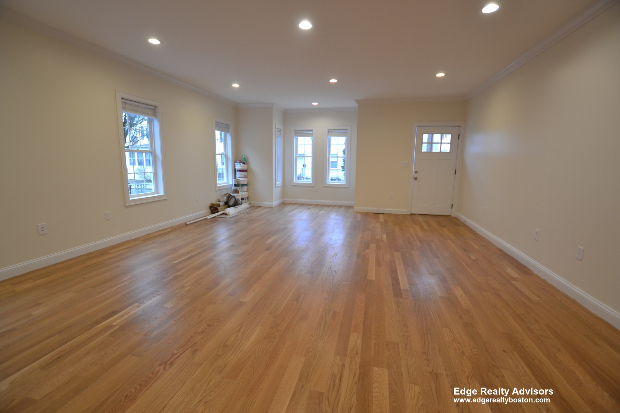 4 bed, 4+ bath apartment for rent at 57 Fulton St Unit Right, Medford — photo 5 of 14