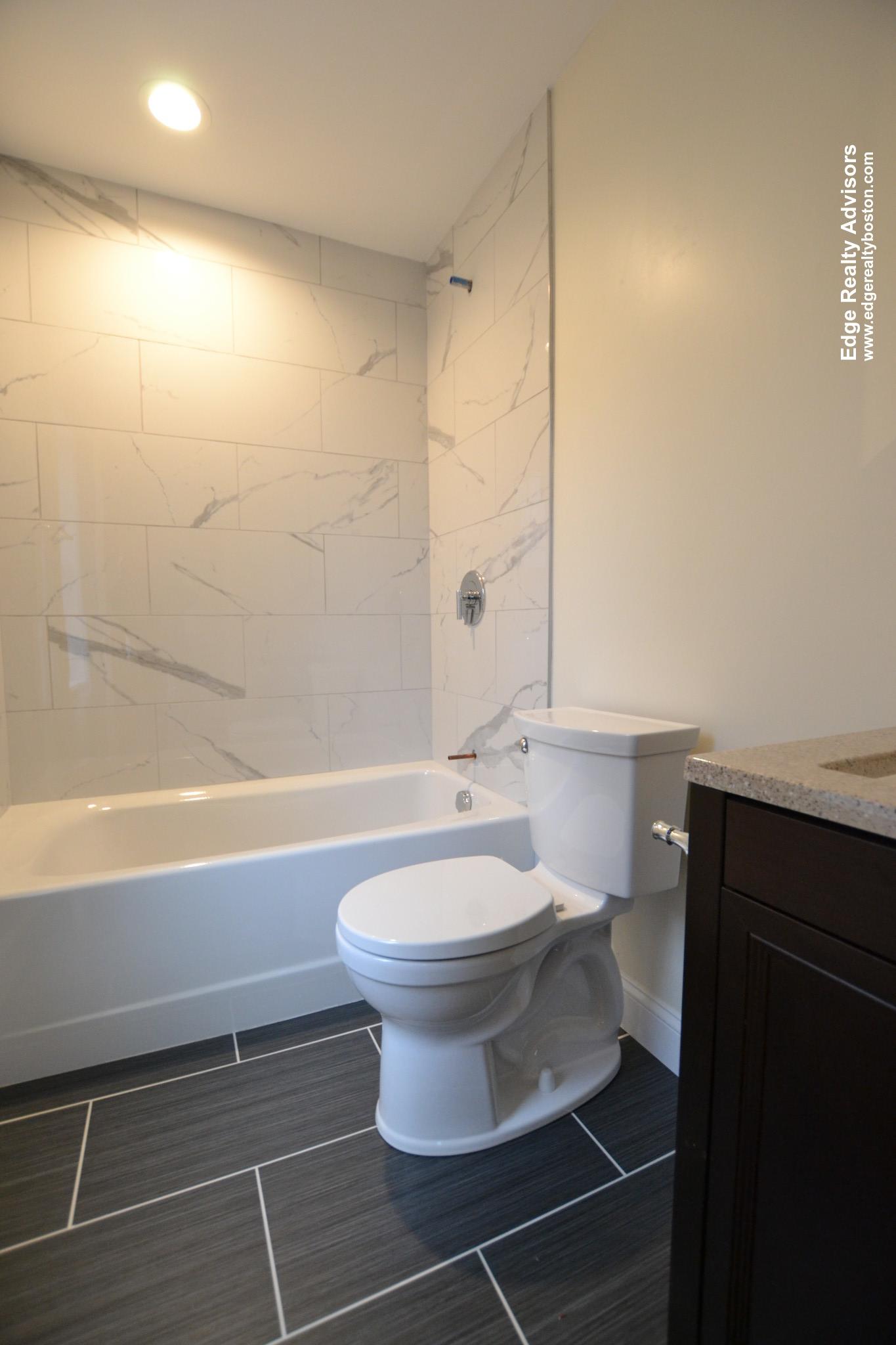 4 bed, 4+ bath apartment for rent at 57 Fulton St Unit Right, Medford — photo 7 of 14