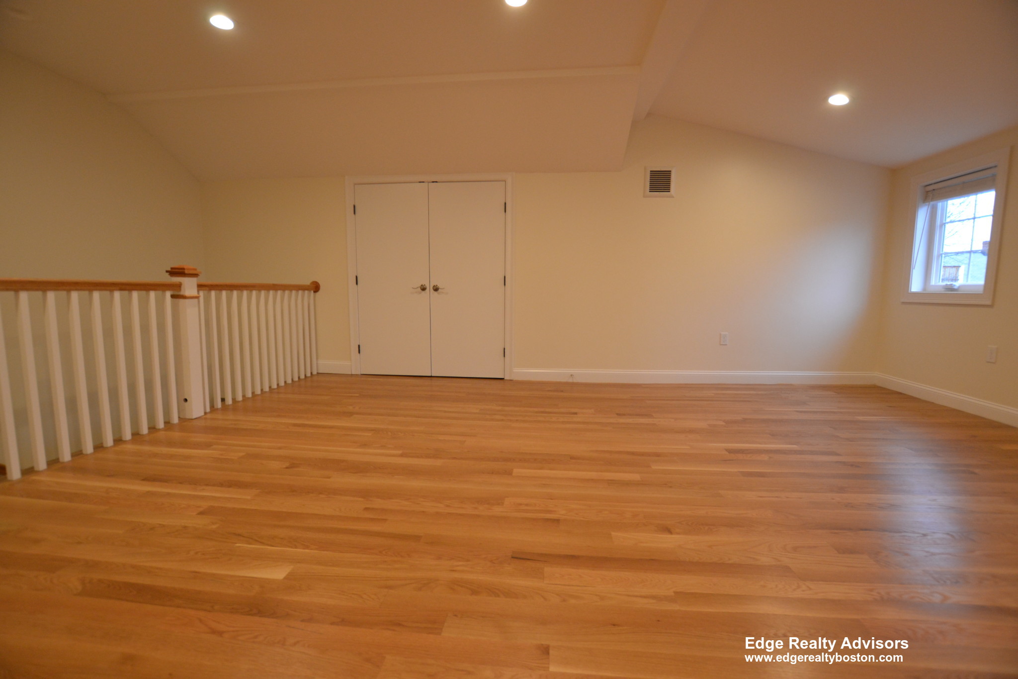 4 bed, 4+ bath apartment for rent at 57 Fulton St Unit Right, Medford — photo 13 of 14