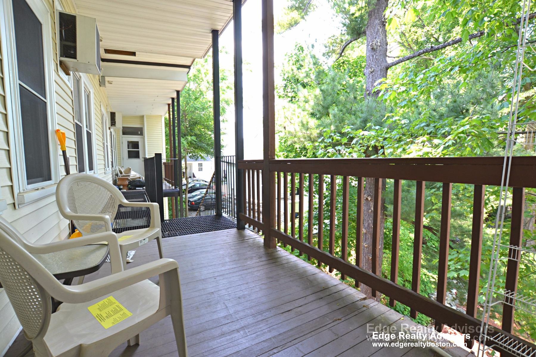 3 bed, 2 bath apartment for rent at 4 Delaware Pl Unit 3, Brighton — photo 8 of 11