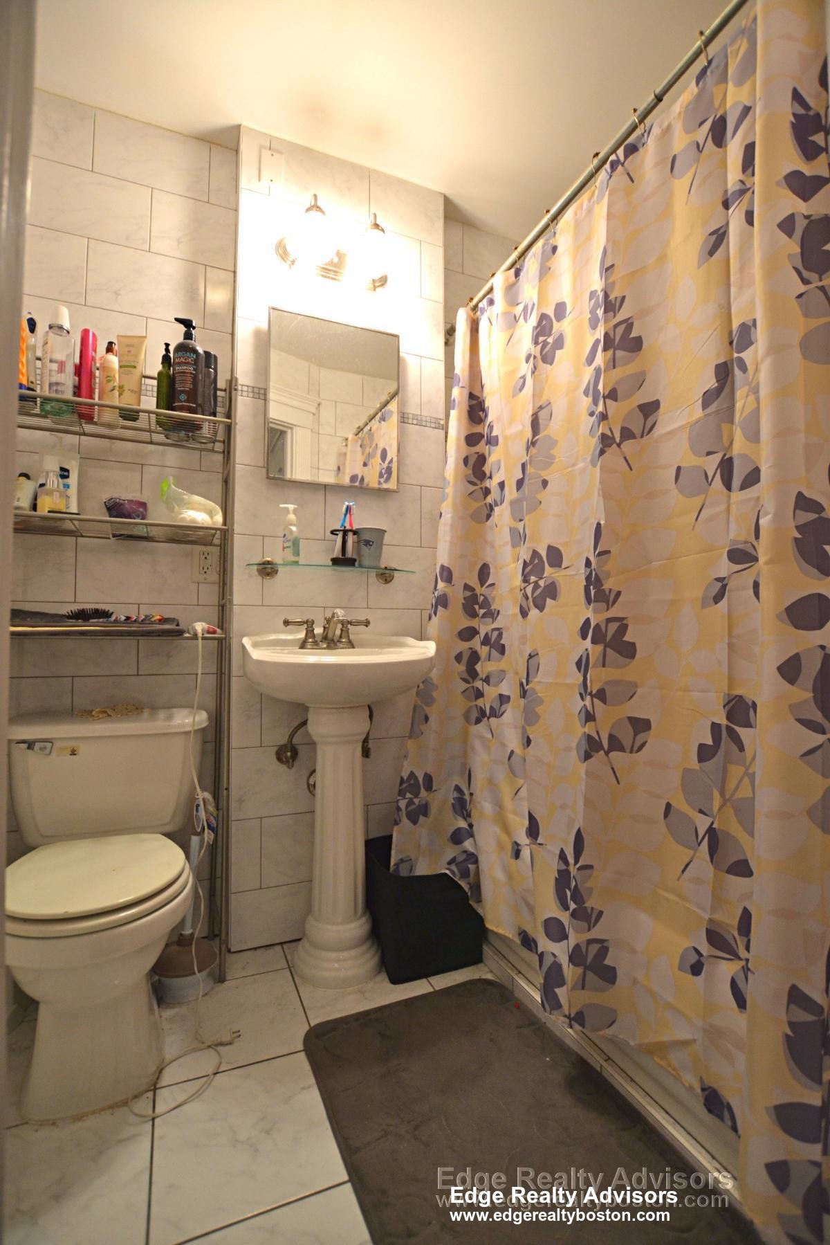 3 bed, 2 bath apartment for rent at 4 Delaware Pl Unit 3, Brighton — photo 9 of 11