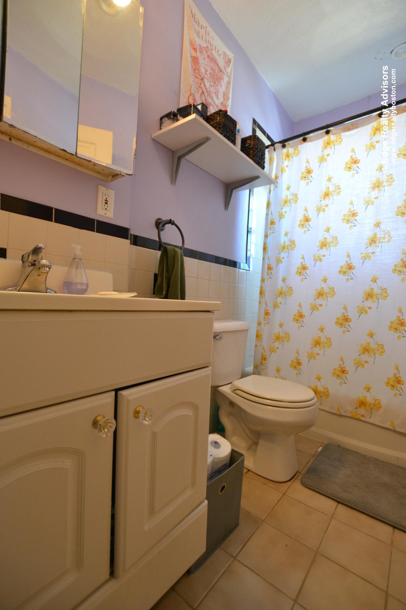 5 bed, 2 bath apartment for rent at 703 Washington St Unit 2, Brighton — photo 8 of 15