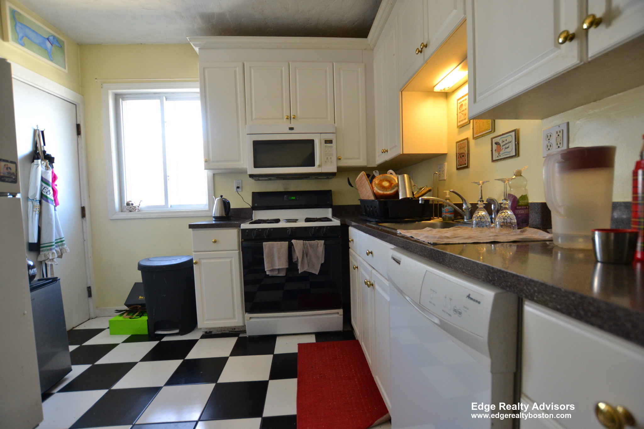 5 bed, 2 bath apartment for rent at 703 Washington St Unit 2, Brighton — photo 9 of 15