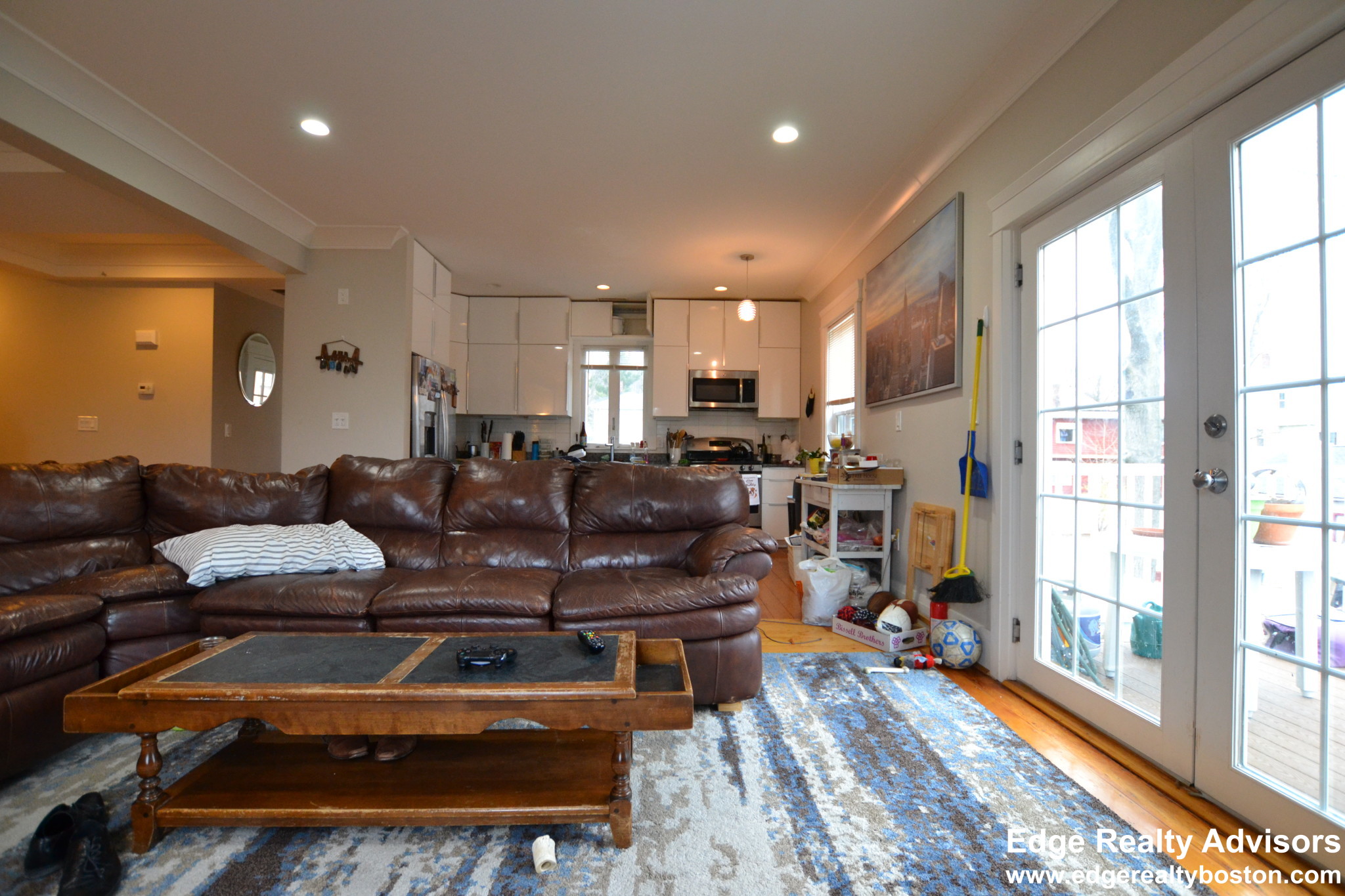 5 bed, 3 bath apartment for rent at 131 Summer St Unit 2, Watertown — photo 2 of 15