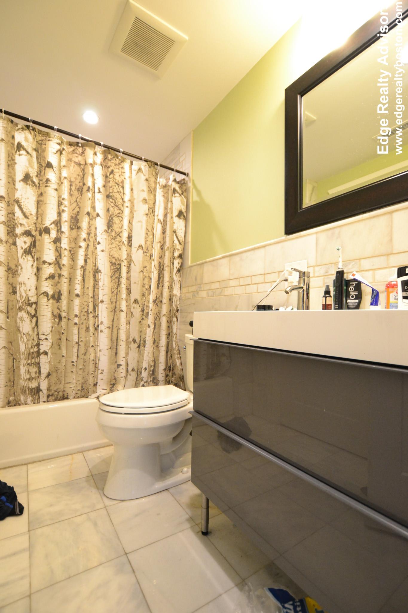 5 bed, 3 bath apartment for rent at 131 Summer St Unit 2, Watertown — photo 4 of 15
