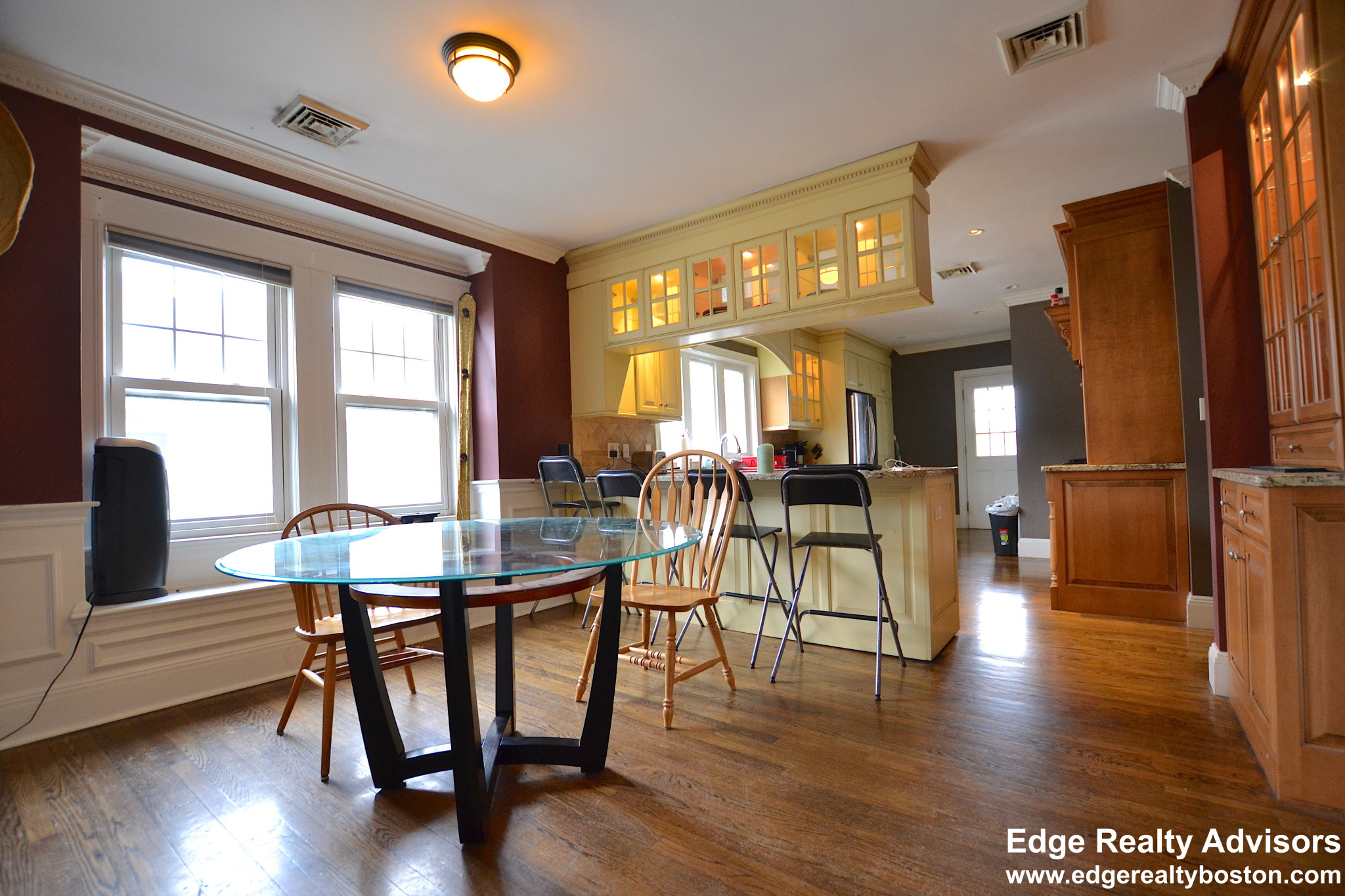 5 bed, 2 bath apartment for rent at 82 Hobart St Unit 1, Brighton — photo 5 of 13