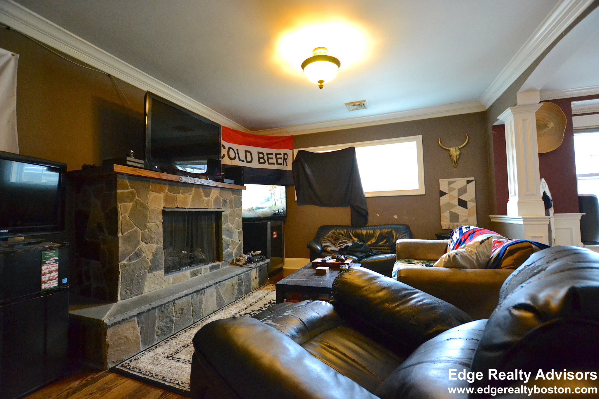 5 bed, 2 bath apartment for rent at 82 Hobart St Unit 1, Brighton — photo 3 of 13
