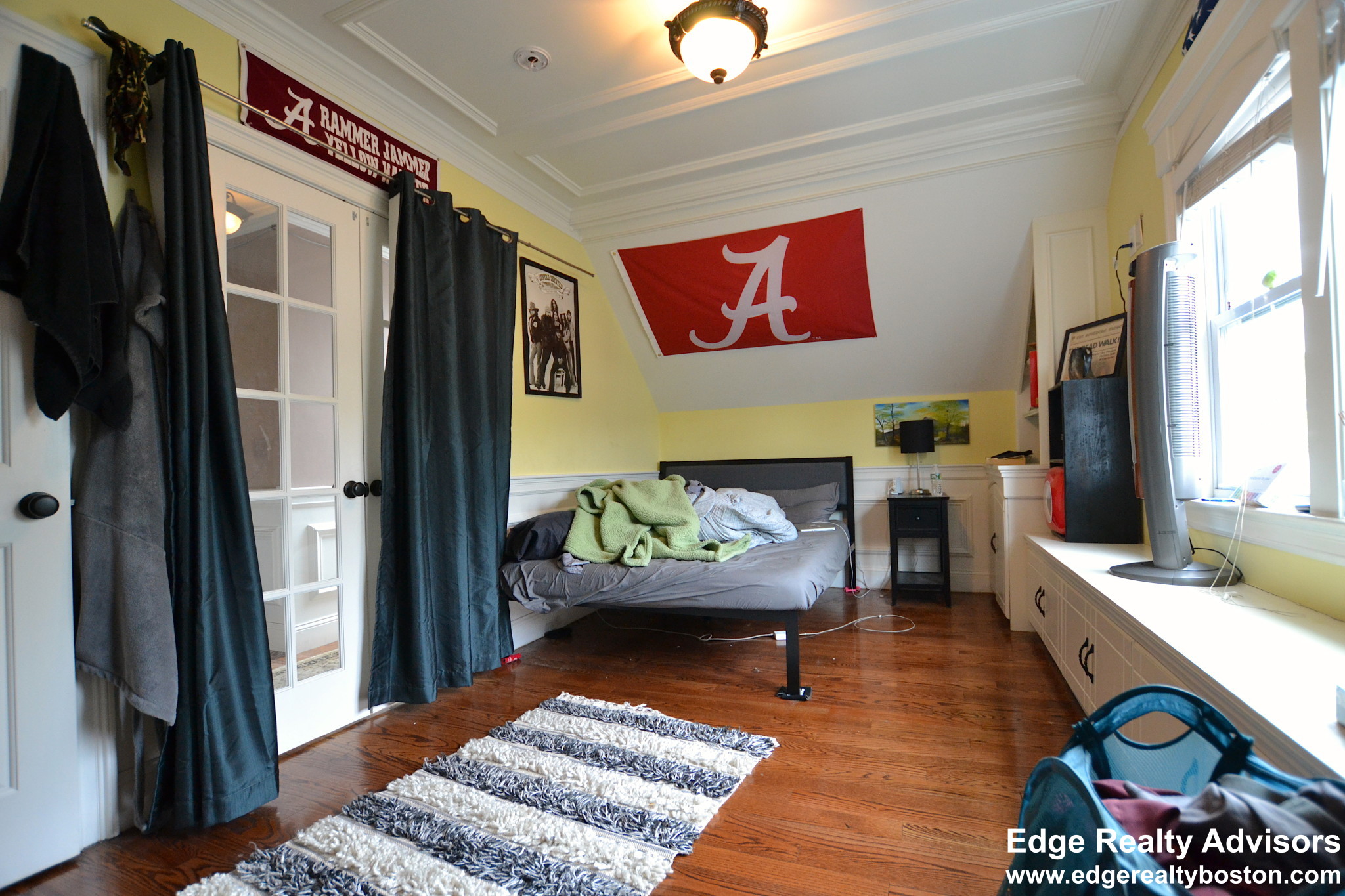 5 bed, 2 bath apartment for rent at 82 Hobart St Unit 1, Brighton — photo 12 of 13