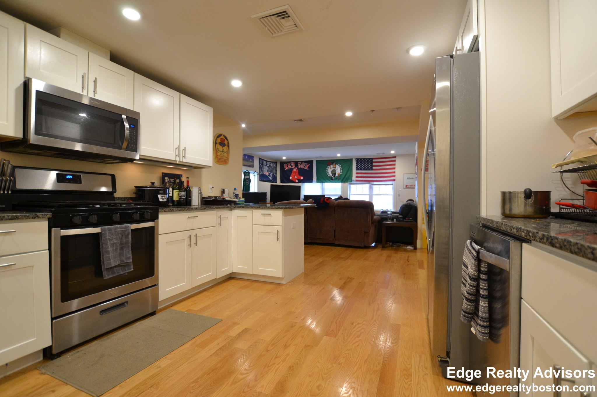 5 bed, 3 bath apartment for rent at 10 Bennington St Unit 1, Newton — photo 1 of 14