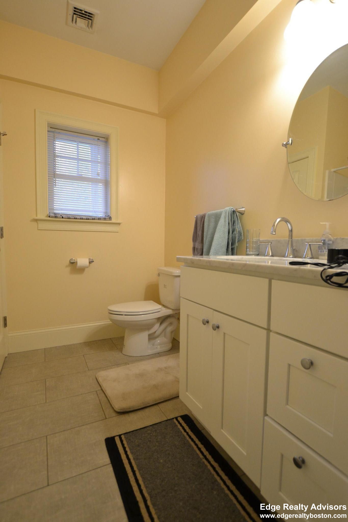 5 bed, 3 bath apartment for rent at 10 Bennington St Unit 1, Newton — photo 10 of 14