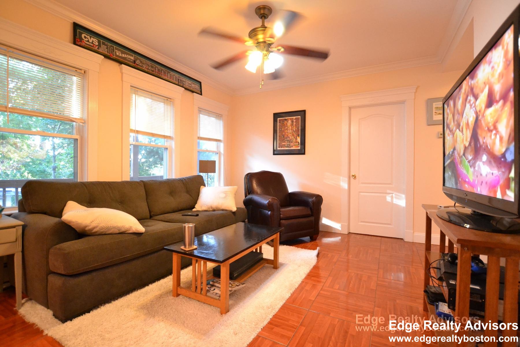 3 bed, 2 bath apartment for rent at 9 Delaware Pl Unit 2, Brighton — photo 1 of 12