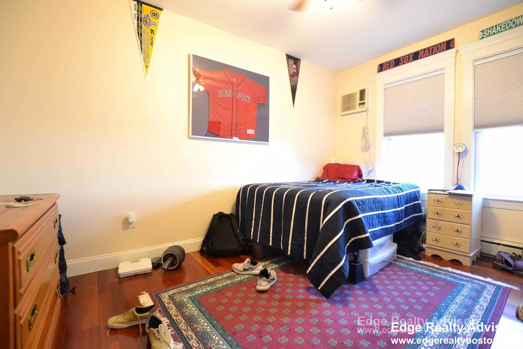 3 bed, 2 bath apartment for rent at 9 Delaware Pl Unit 2, Brighton — photo 3 of 12