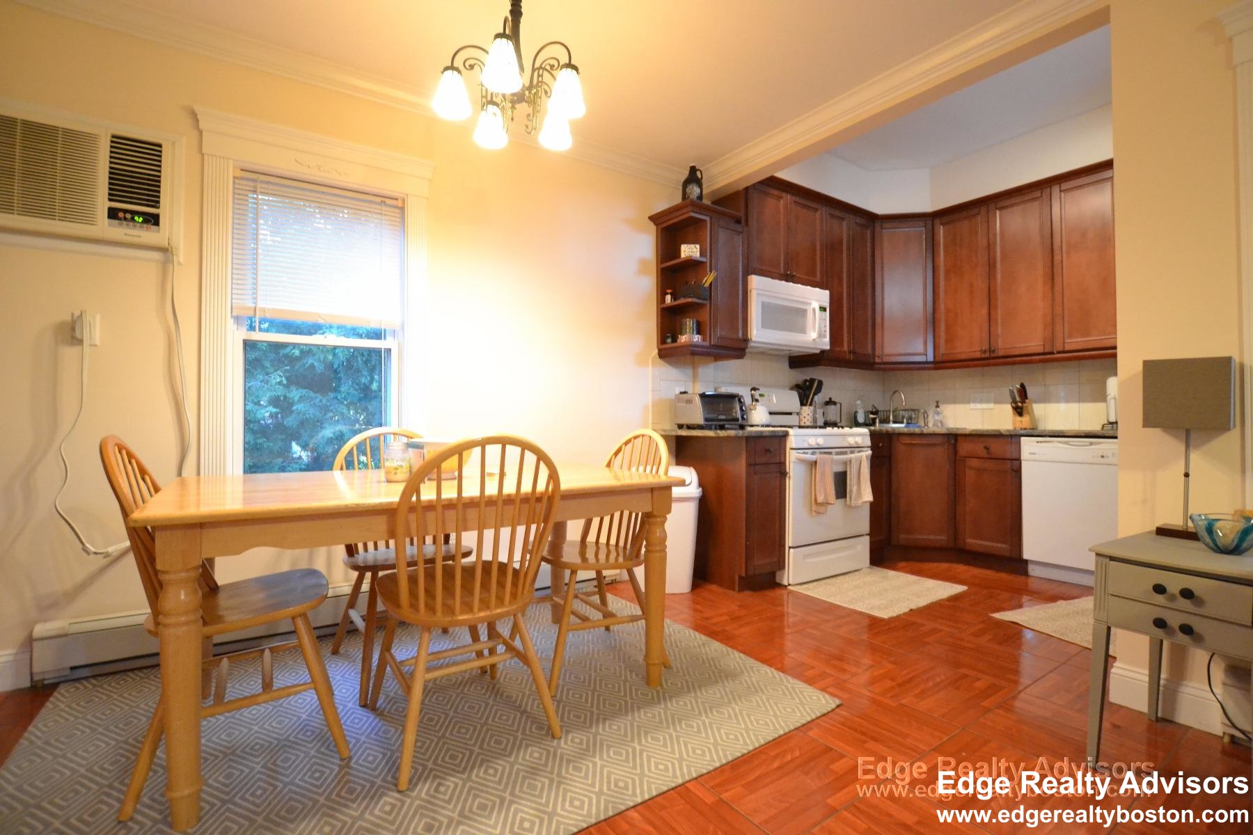 3 bed, 2 bath apartment for rent at 9 Delaware Pl Unit 2, Brighton — photo 7 of 12