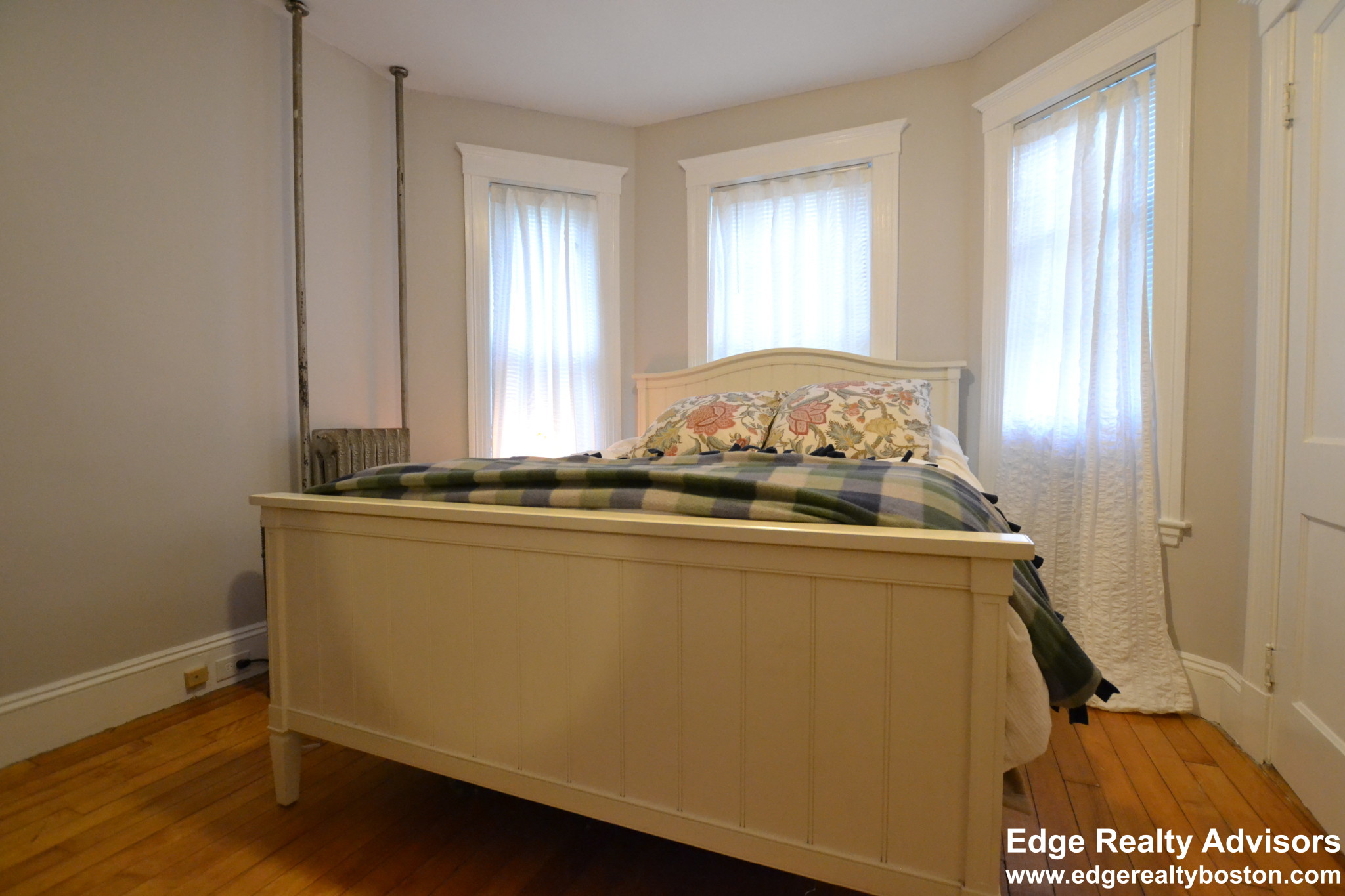 2 bed, 1 bath apartment for rent at 133 Brooks Unit 1, Brighton — photo 6 of 9