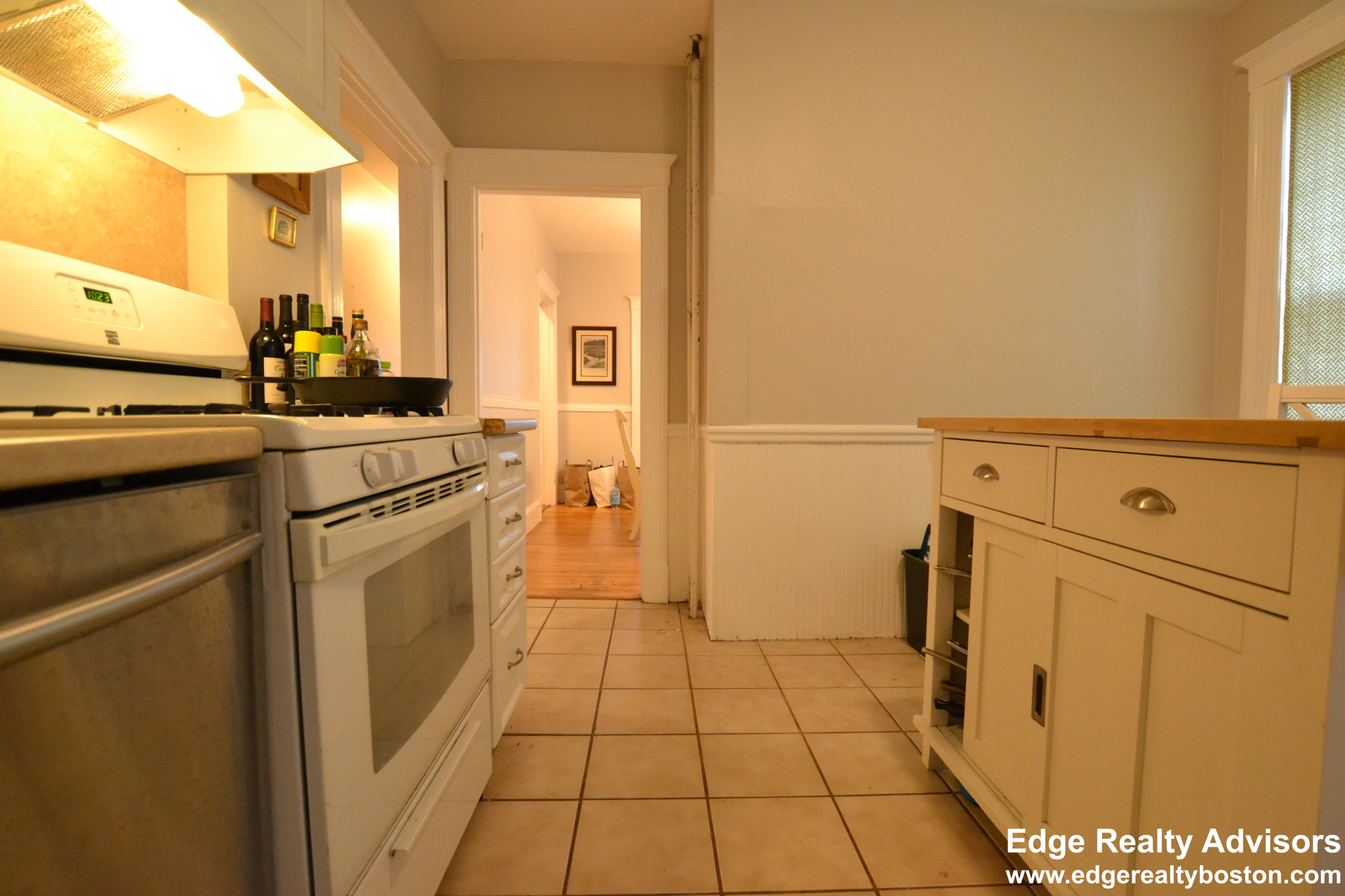 2 bed, 1 bath apartment for rent at 133 Brooks Unit 1, Brighton — photo 3 of 9
