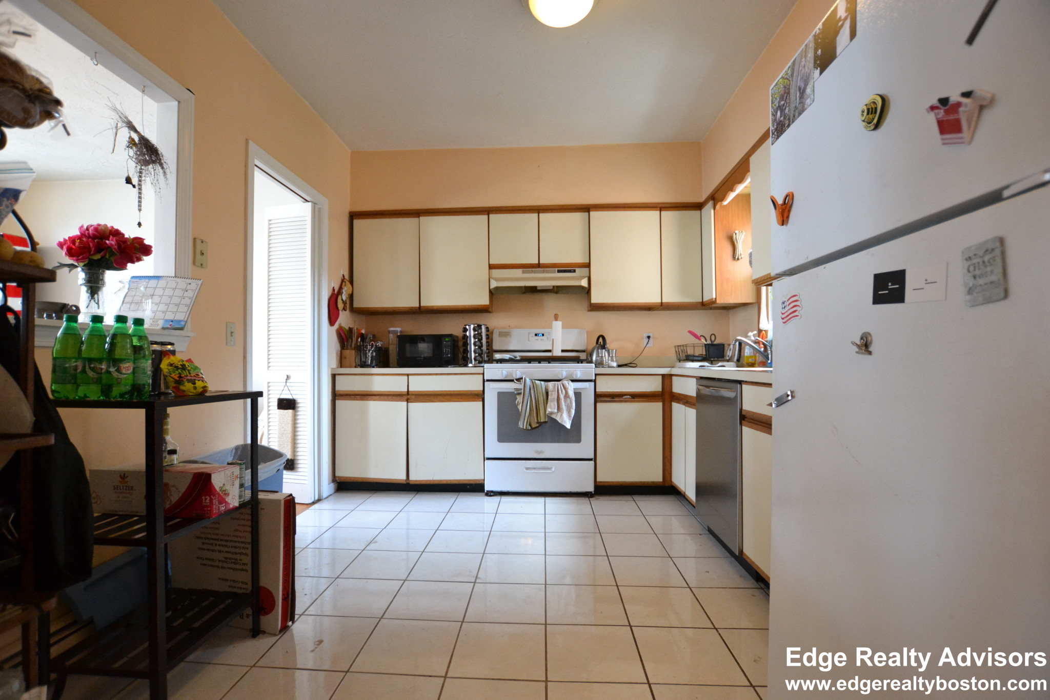 2 bed, 1 bath apartment for rent at 11 Saybrook St Unit 3, Brighton — photo 2 of 9