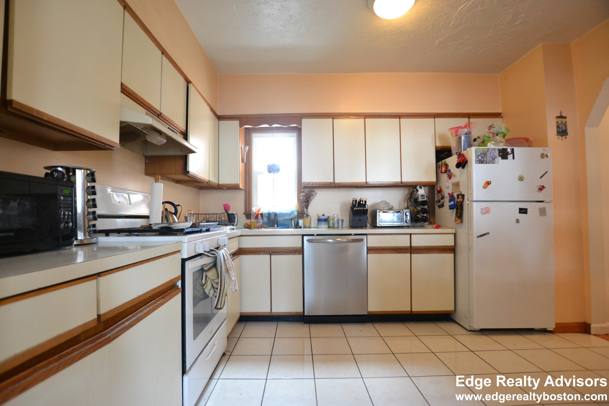 2 bed, 1 bath apartment for rent at 11 Saybrook St Unit 3, Brighton — photo 1 of 9