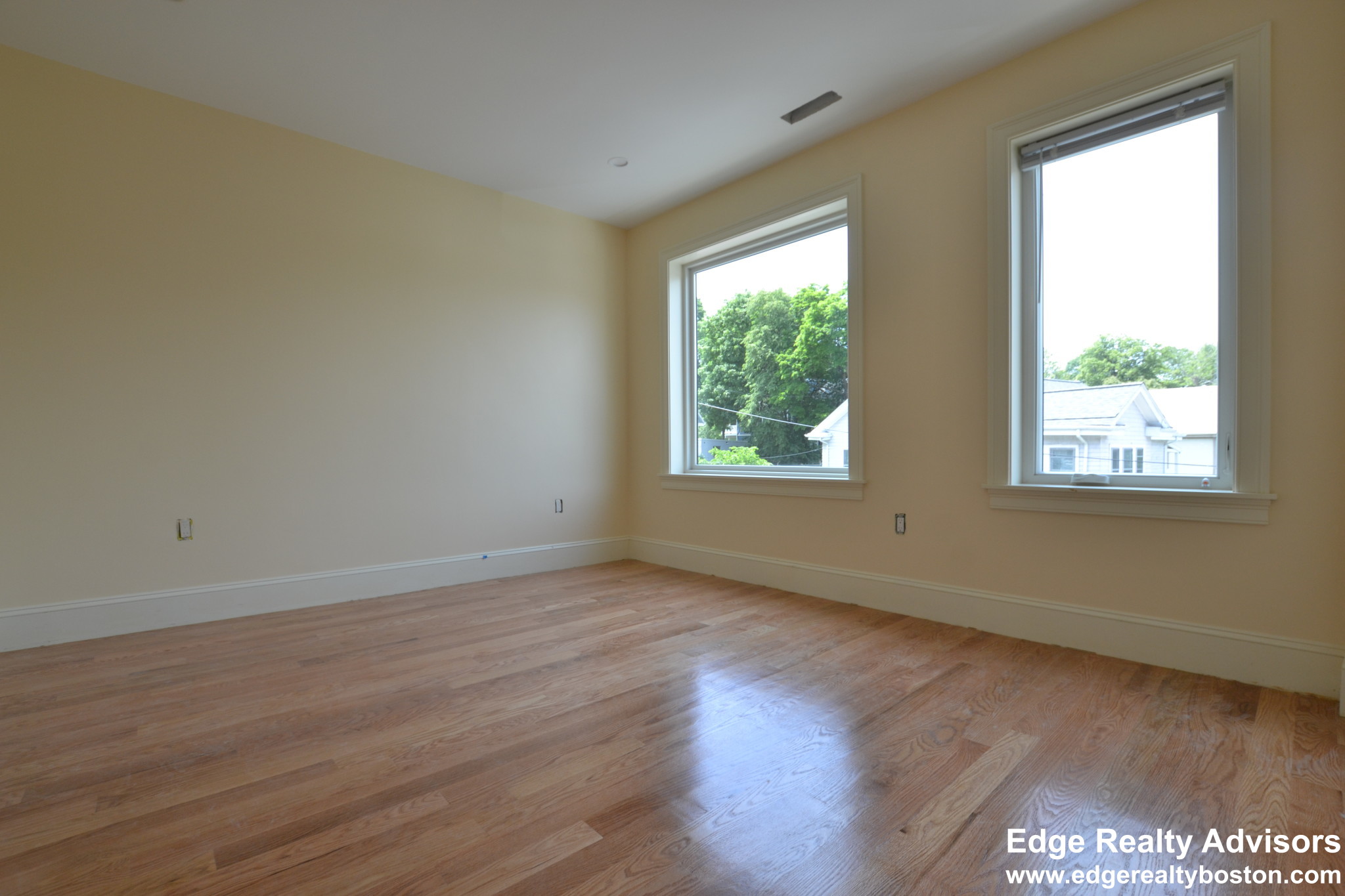 4 bed, 3.5 bath apartment for rent at 8 Cufflin St Unit 1, Brighton — photo 8 of 13