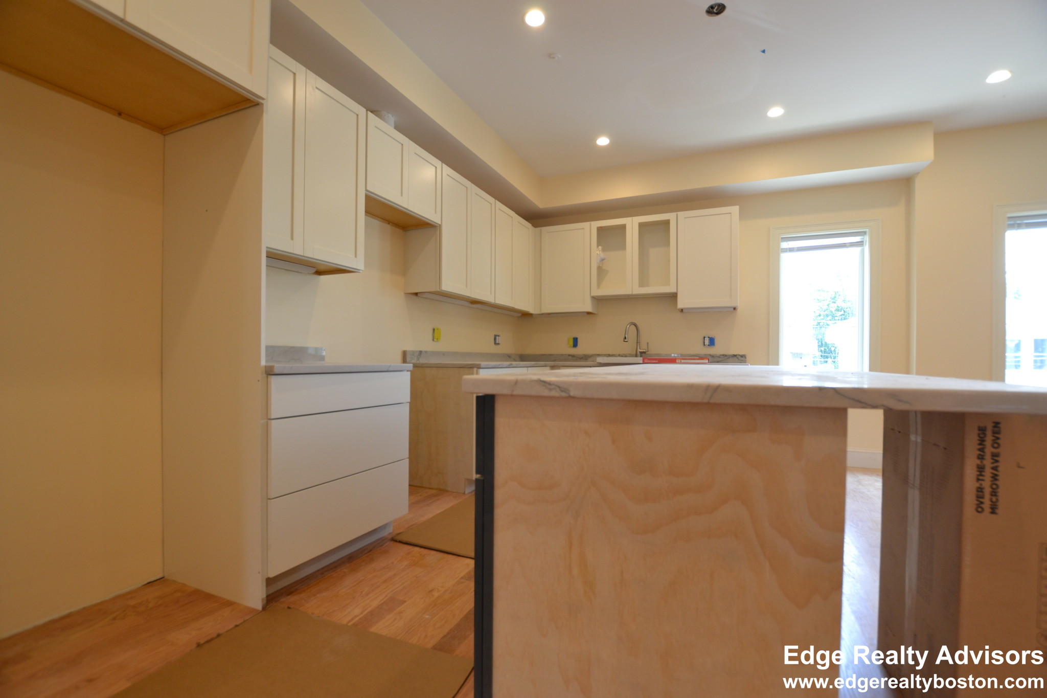 4 bed, 3.5 bath apartment for rent at 12 Cufflin St Unit 1, Brighton — photo 4 of 13