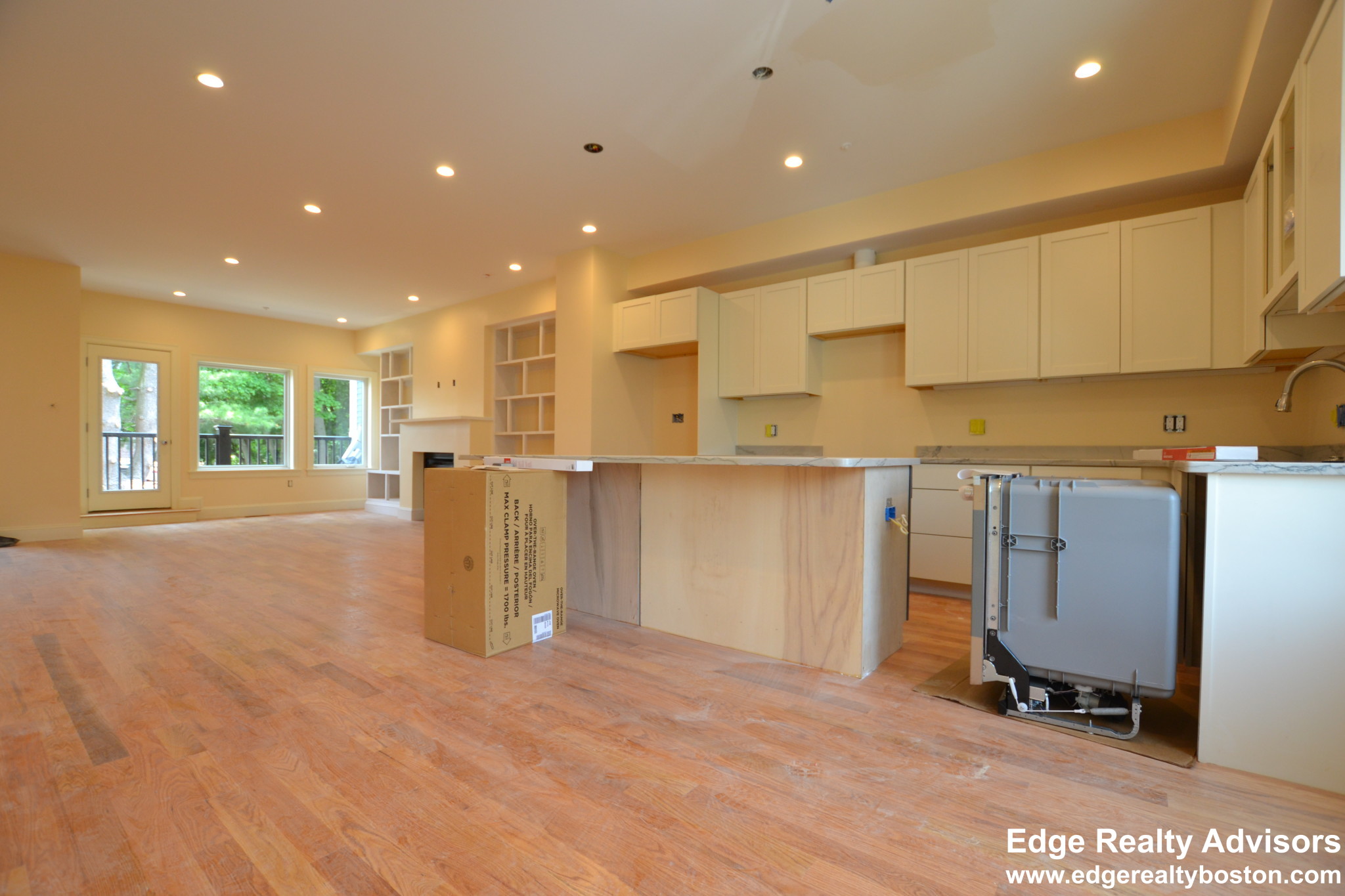 4 bed, 3.5 bath apartment for rent at 12 Cufflin St Unit 1, Brighton — photo 6 of 13