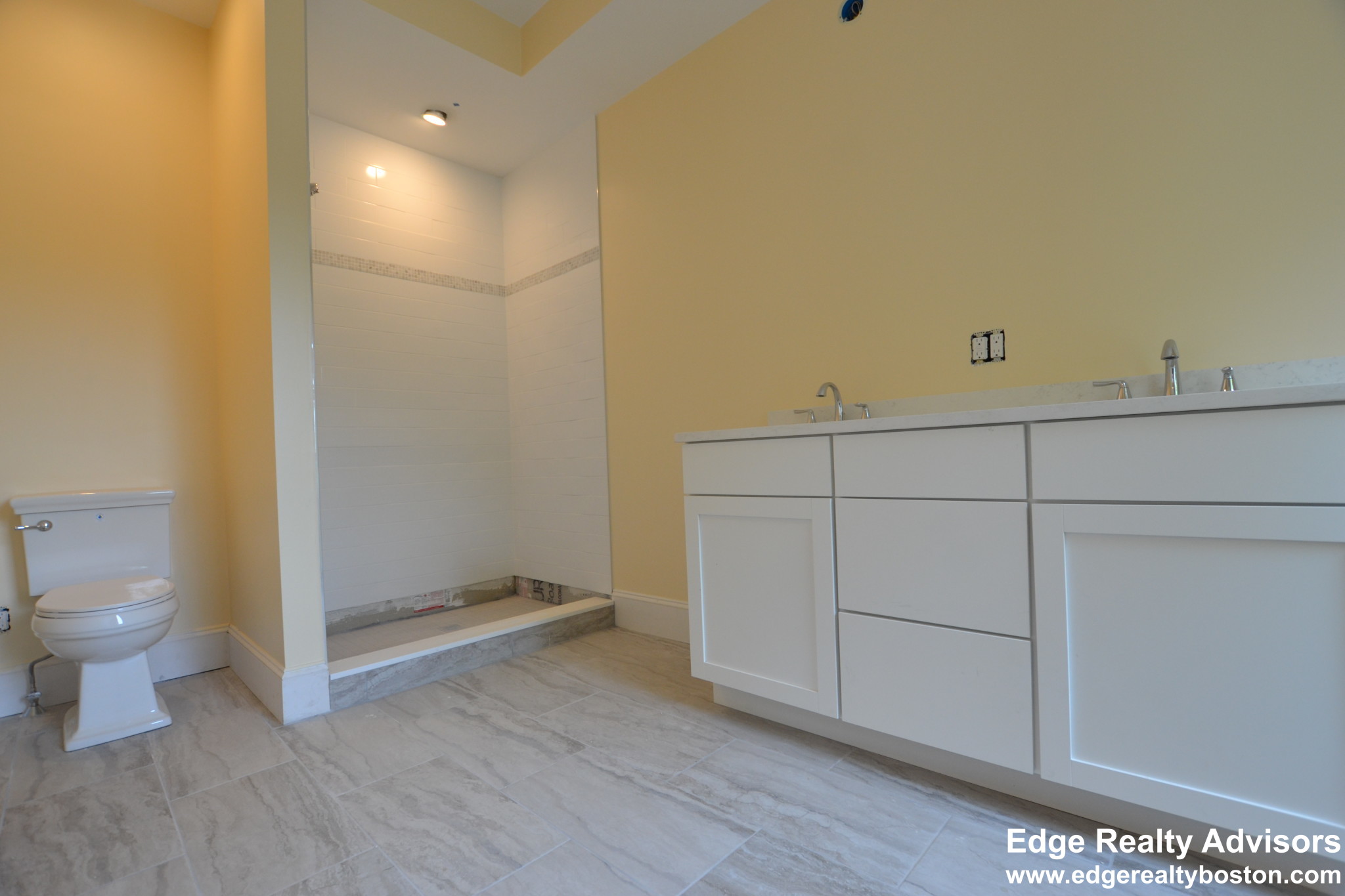 4 bed, 3.5 bath apartment for rent at 12 Cufflin St Unit 1, Brighton — photo 9 of 13