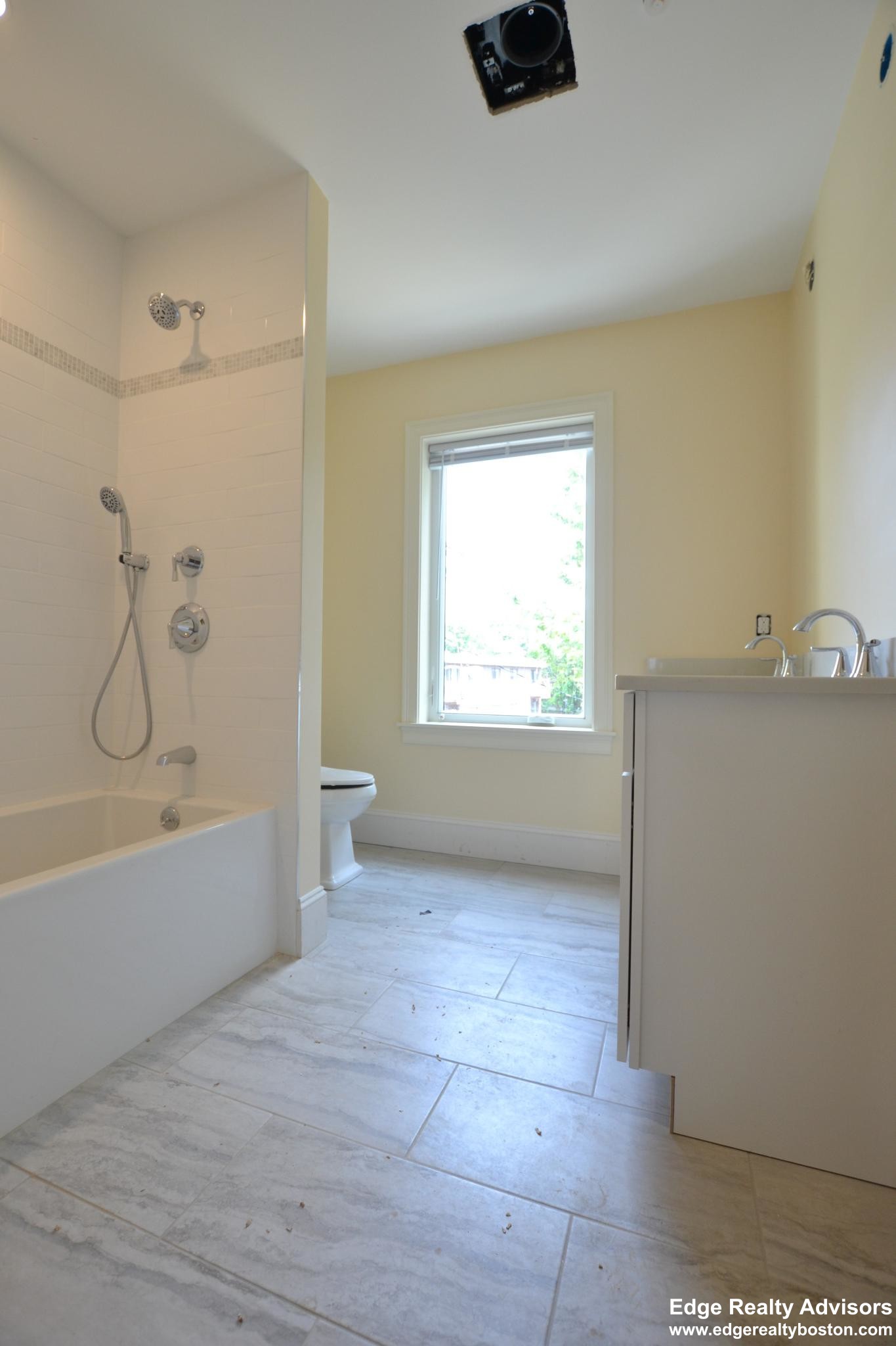 4 bed, 3.5 bath apartment for rent at 8 Cufflin St Unit 1, Brighton — photo 7 of 13