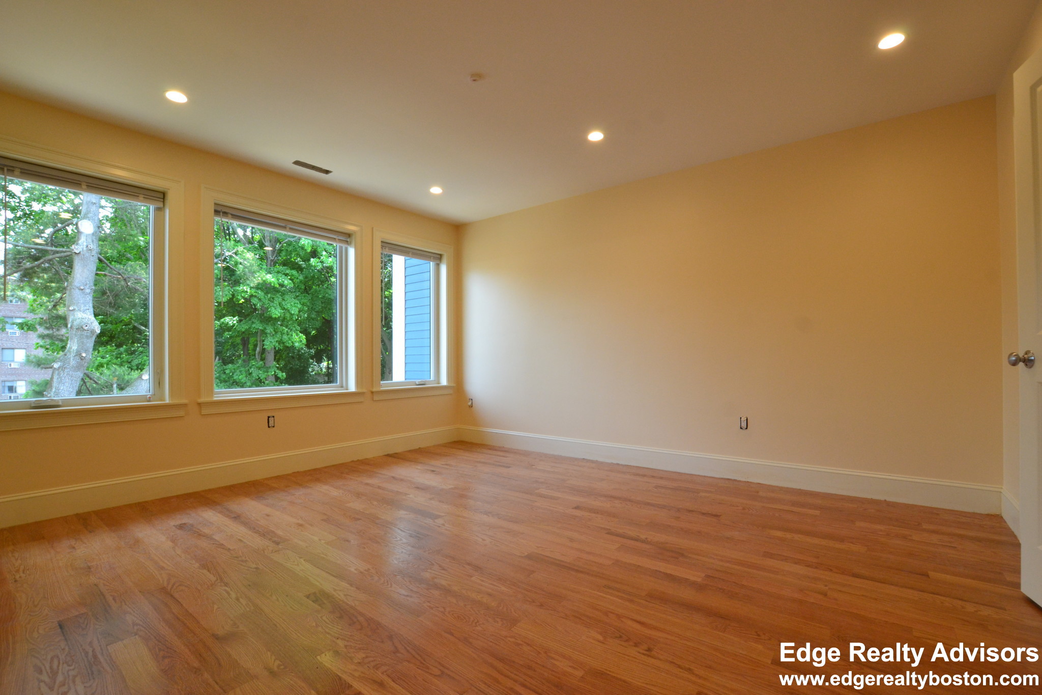 4 bed, 3.5 bath apartment for rent at 120 Tremont St Unit 1, Brighton — photo 5 of 18