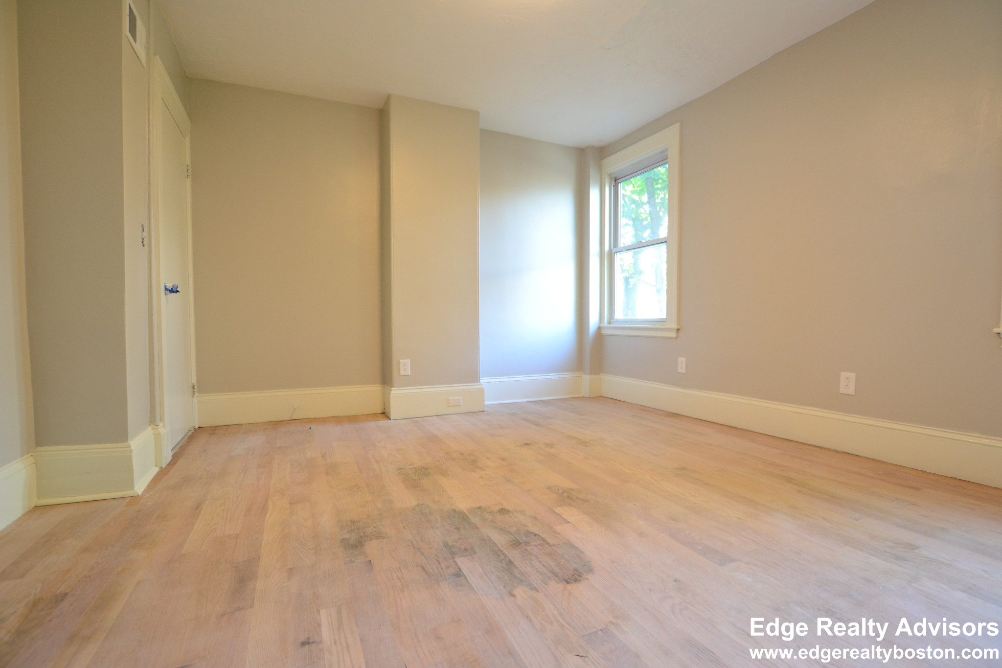 9 Eleanor St, Allston