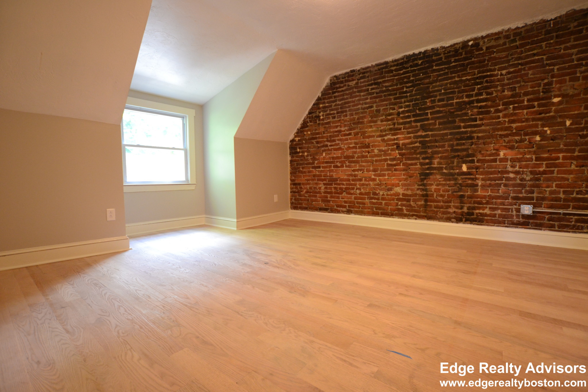 9 Eleanor St, Allston